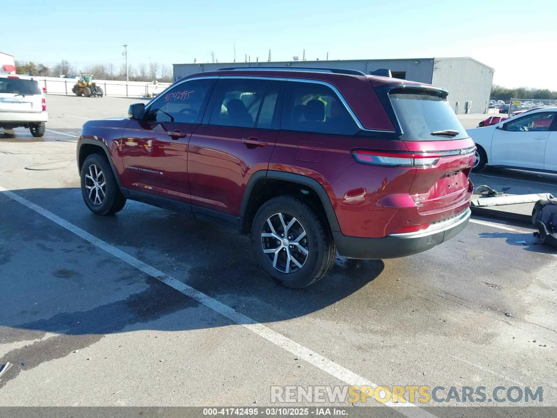 3 Photograph of a damaged car 1C4RJHBG7PC536384 JEEP GRAND CHEROKEE 2023