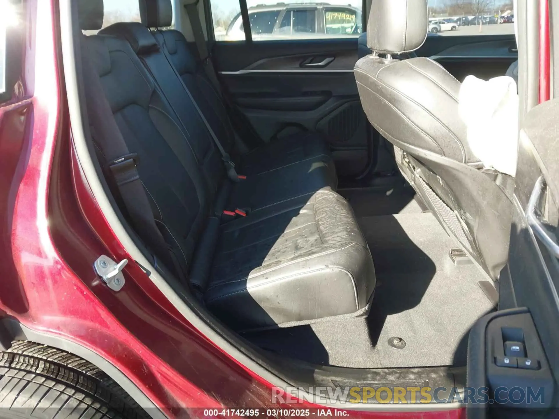 8 Photograph of a damaged car 1C4RJHBG7PC536384 JEEP GRAND CHEROKEE 2023