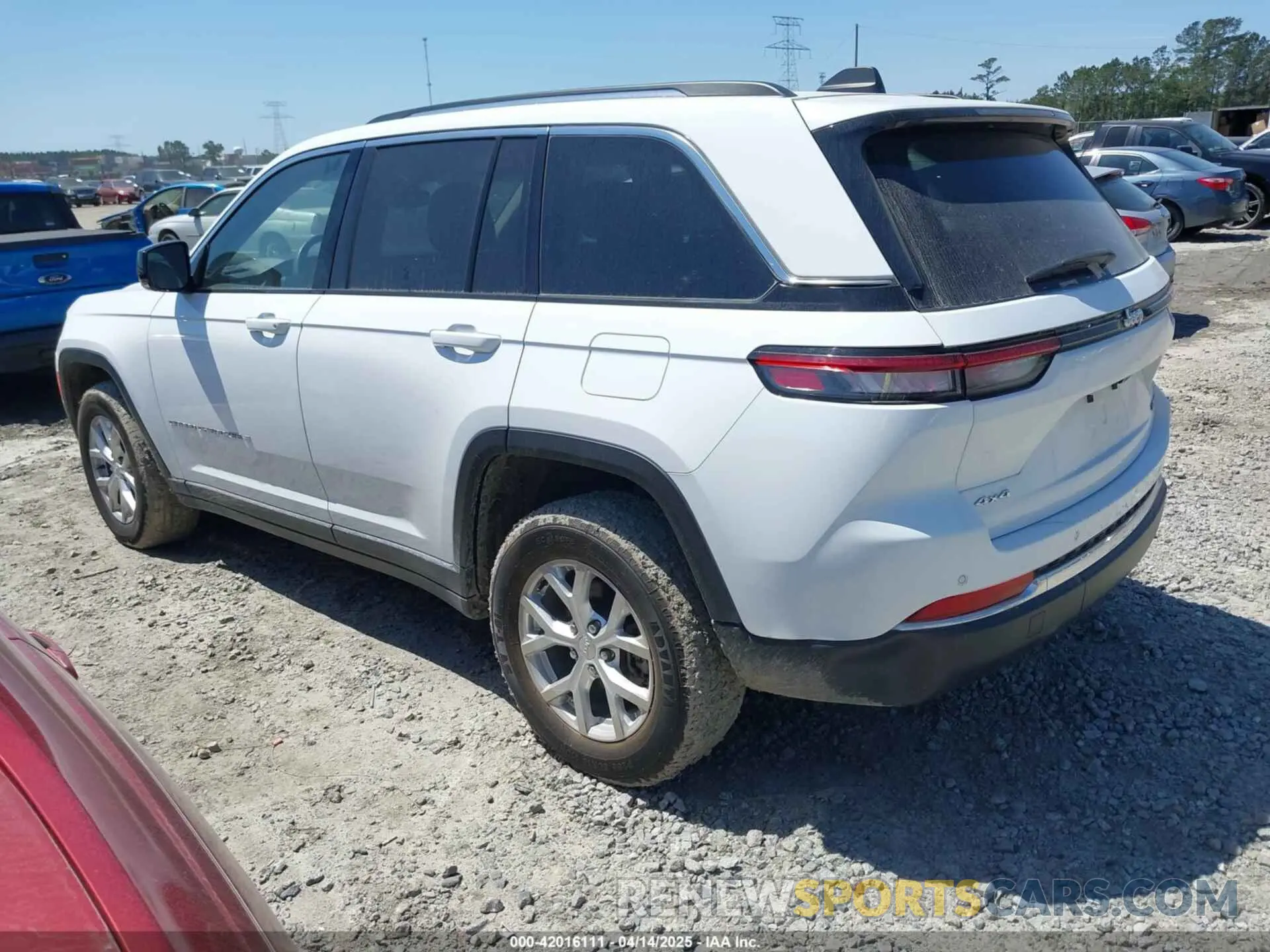 3 Photograph of a damaged car 1C4RJHBG8PC512692 JEEP GRAND CHEROKEE 2023