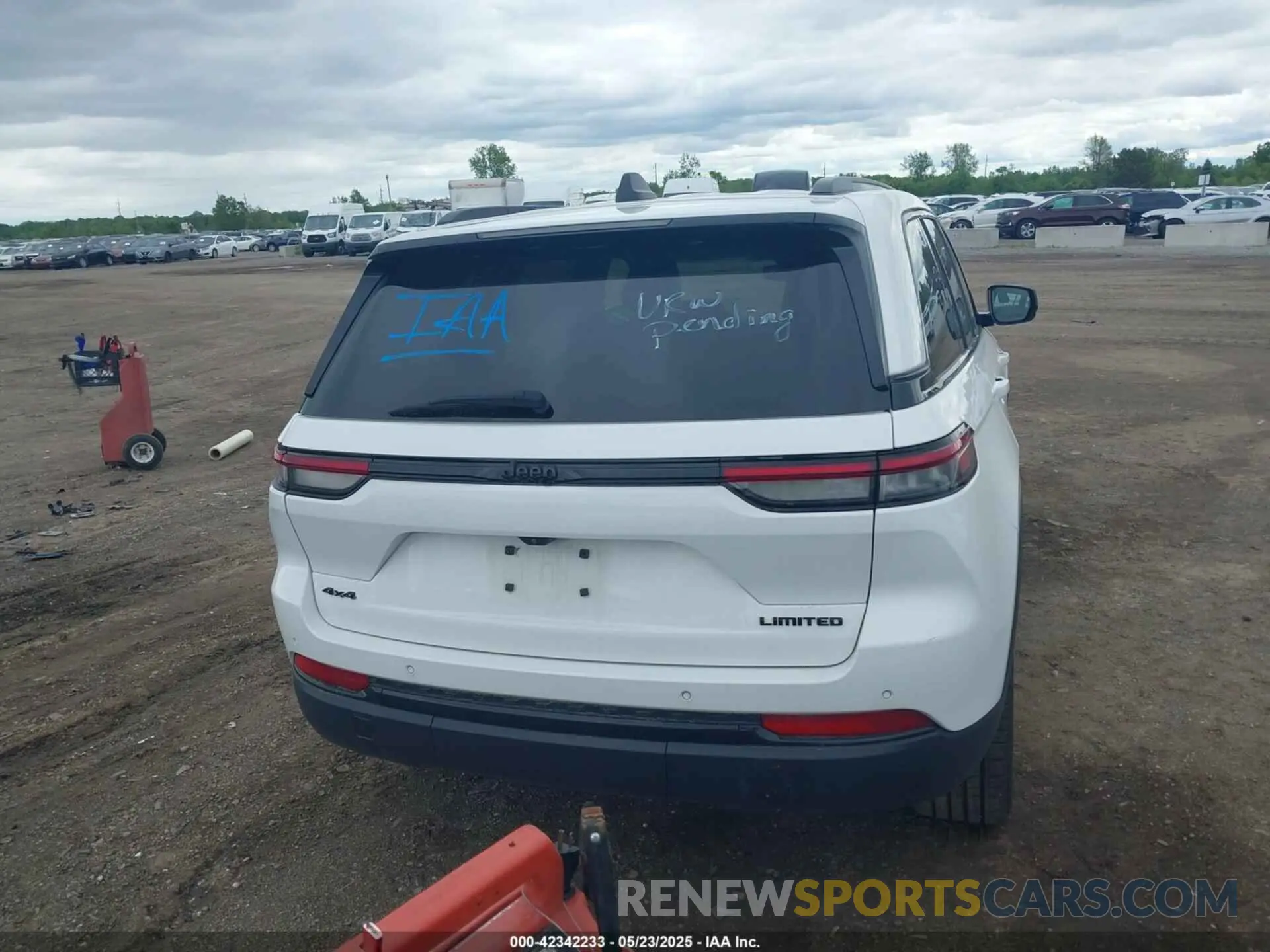 16 Photograph of a damaged car 1C4RJHBG8PC518881 JEEP GRAND CHEROKEE 2023
