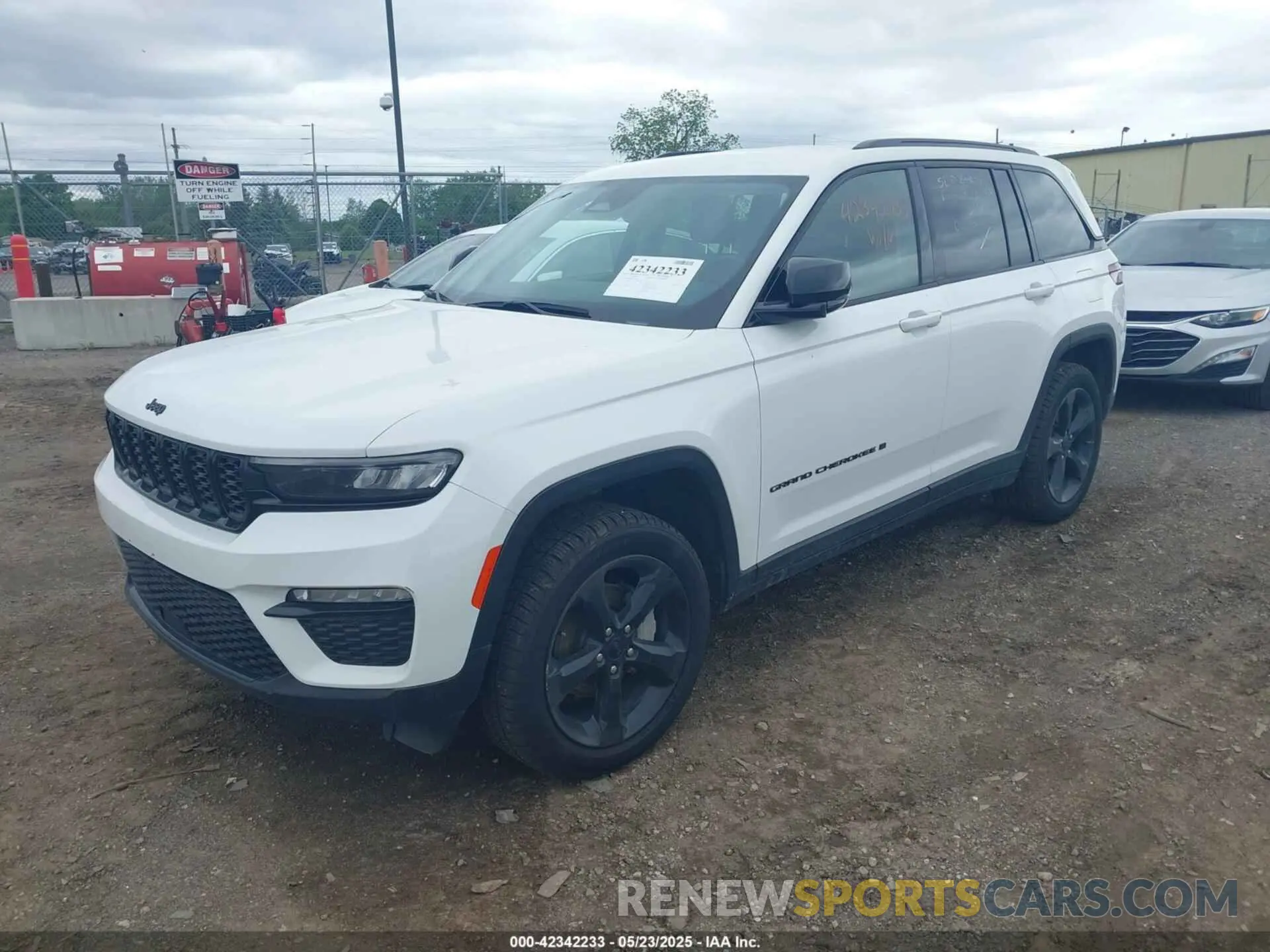 2 Photograph of a damaged car 1C4RJHBG8PC518881 JEEP GRAND CHEROKEE 2023
