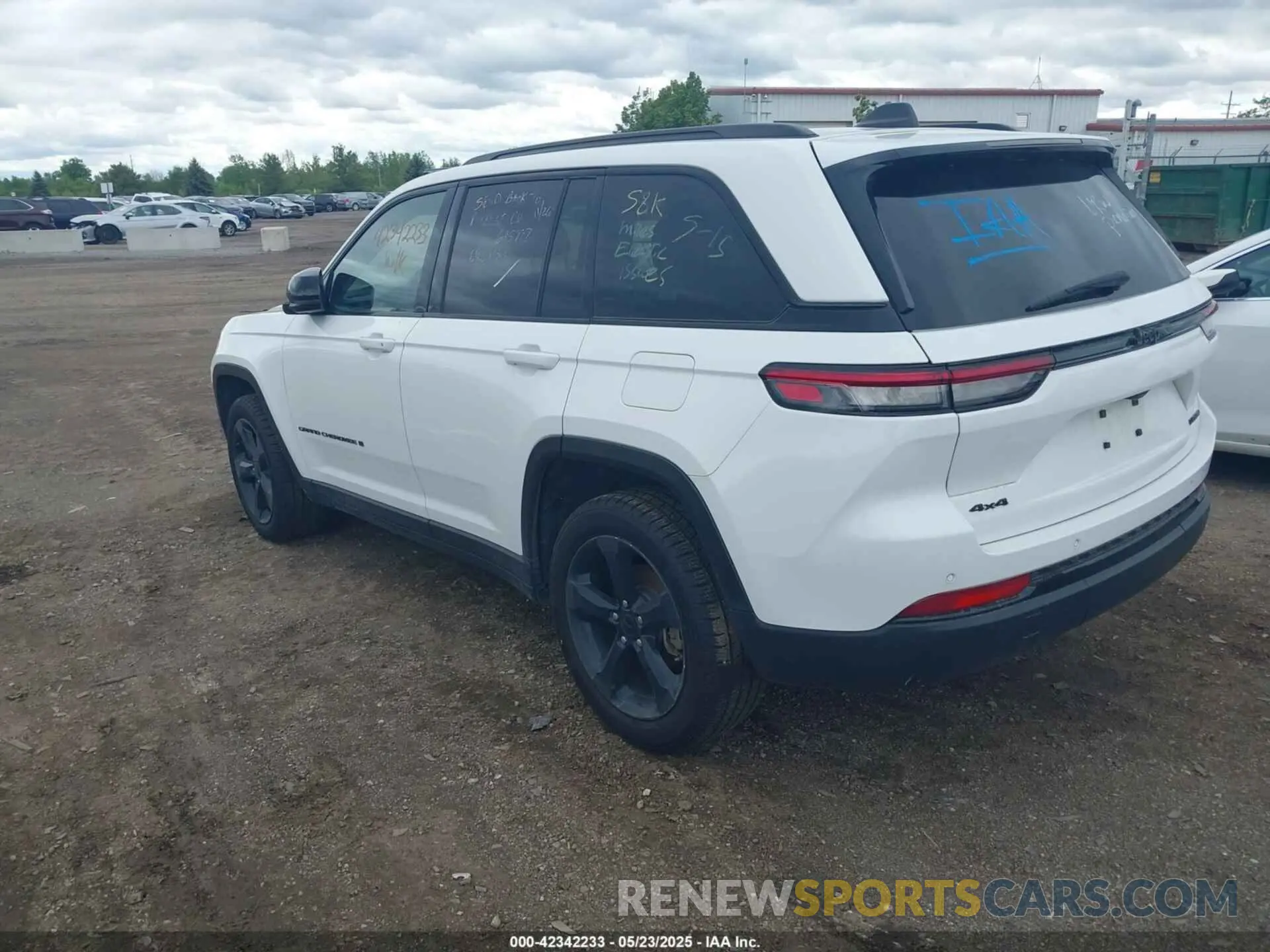 3 Photograph of a damaged car 1C4RJHBG8PC518881 JEEP GRAND CHEROKEE 2023