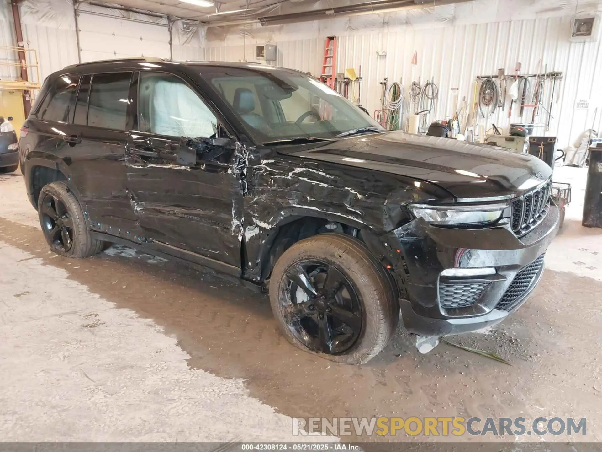 1 Photograph of a damaged car 1C4RJHBG8PC541884 JEEP GRAND CHEROKEE 2023