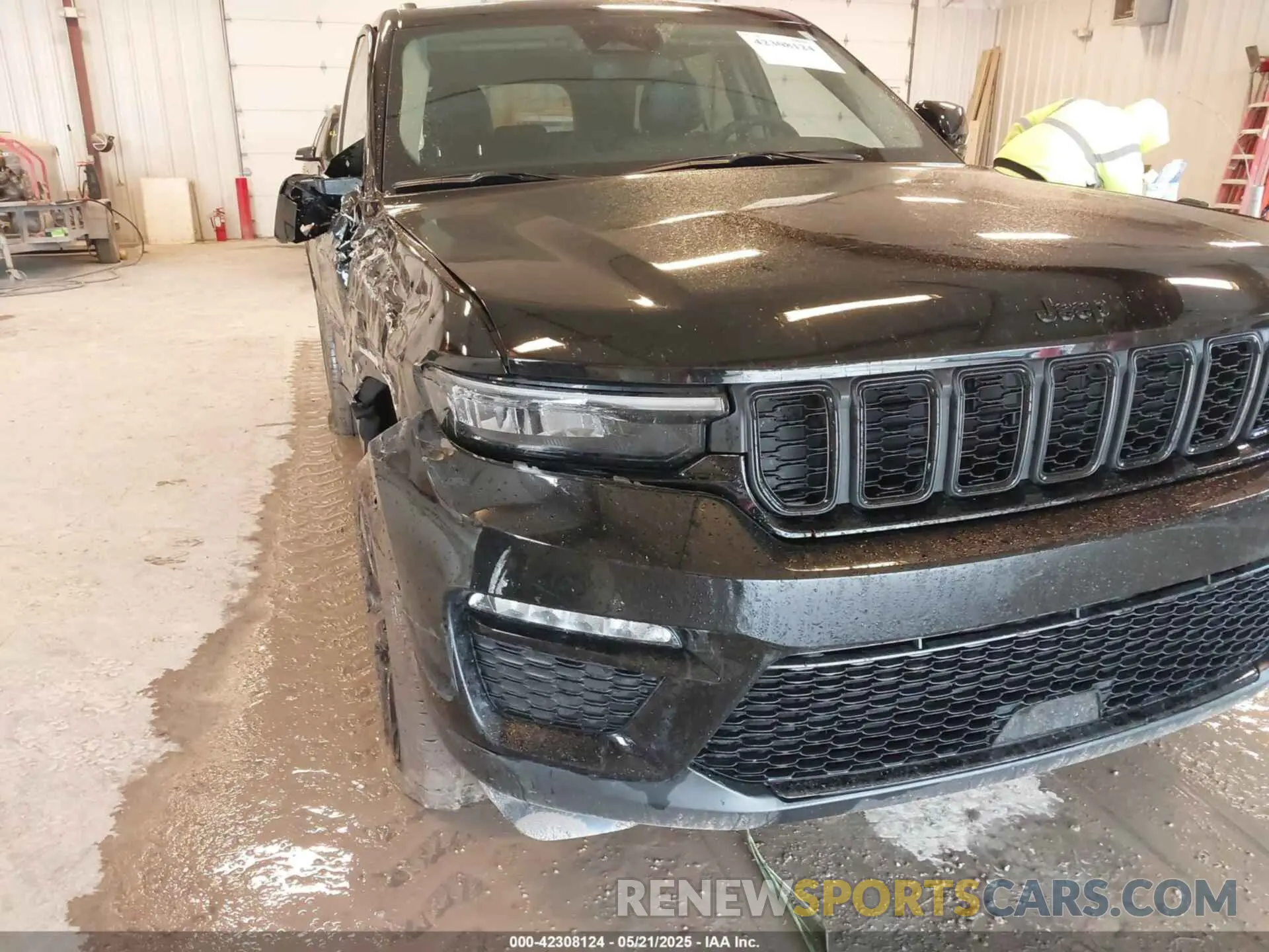 12 Photograph of a damaged car 1C4RJHBG8PC541884 JEEP GRAND CHEROKEE 2023