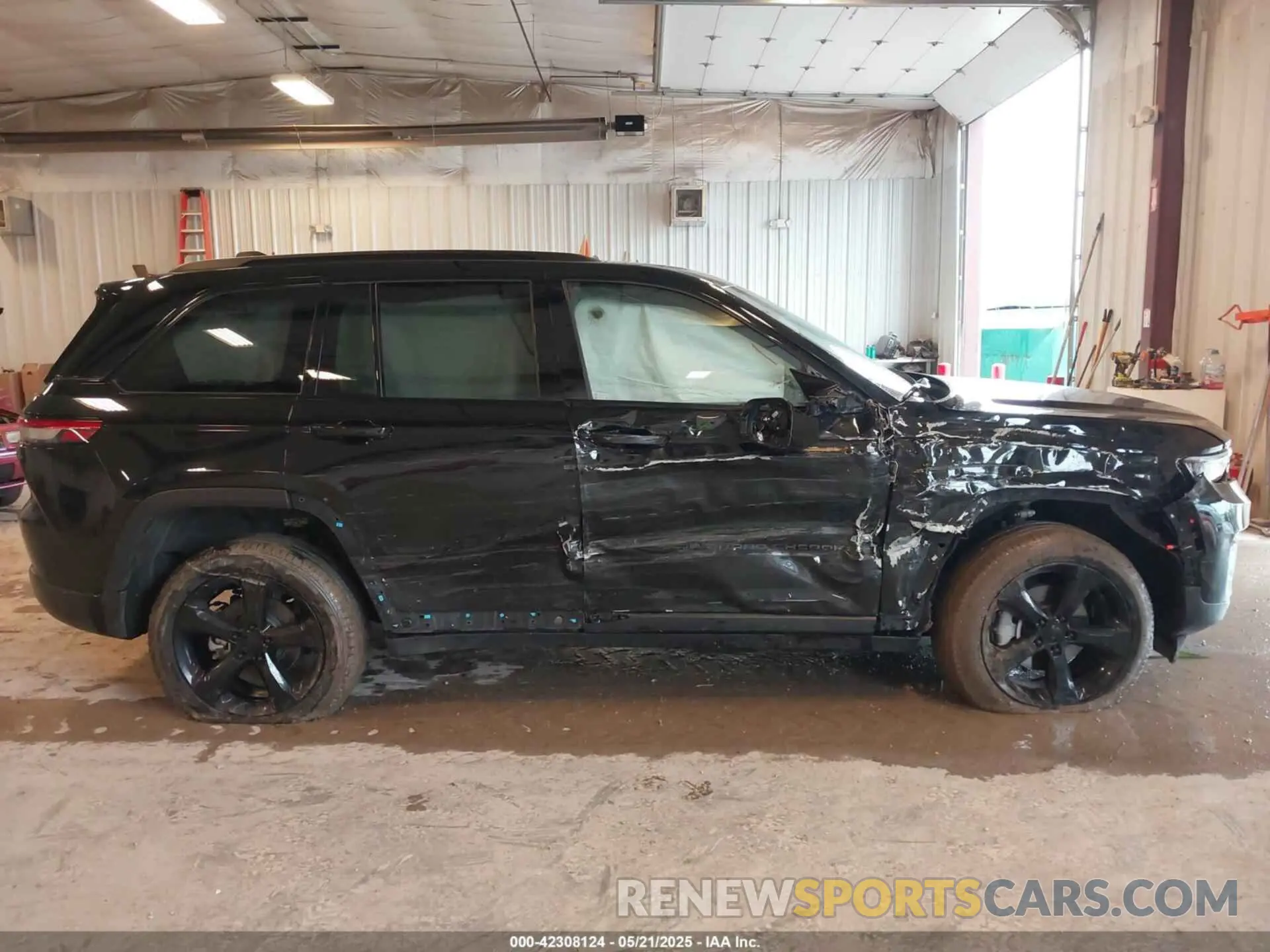 14 Photograph of a damaged car 1C4RJHBG8PC541884 JEEP GRAND CHEROKEE 2023
