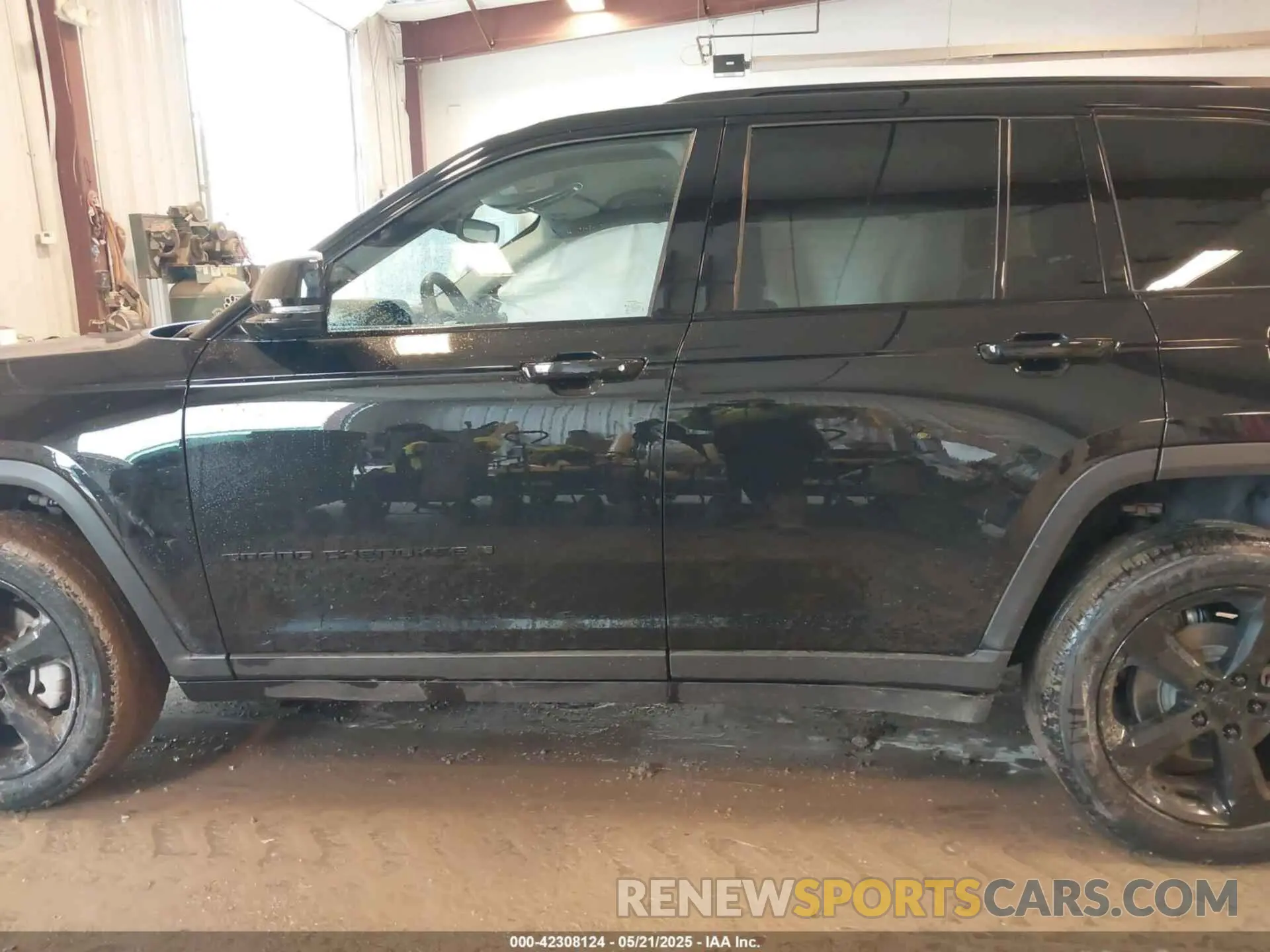 15 Photograph of a damaged car 1C4RJHBG8PC541884 JEEP GRAND CHEROKEE 2023