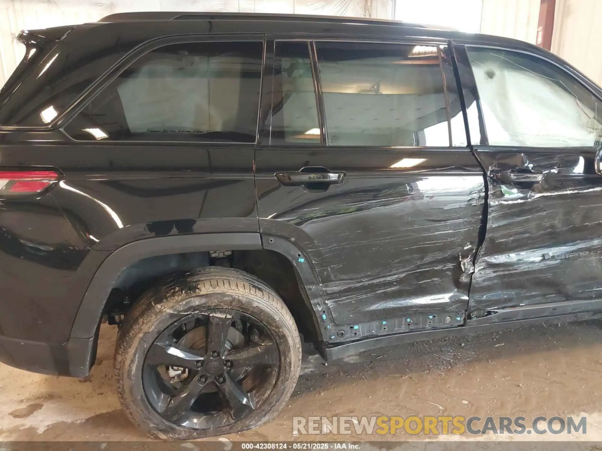 19 Photograph of a damaged car 1C4RJHBG8PC541884 JEEP GRAND CHEROKEE 2023