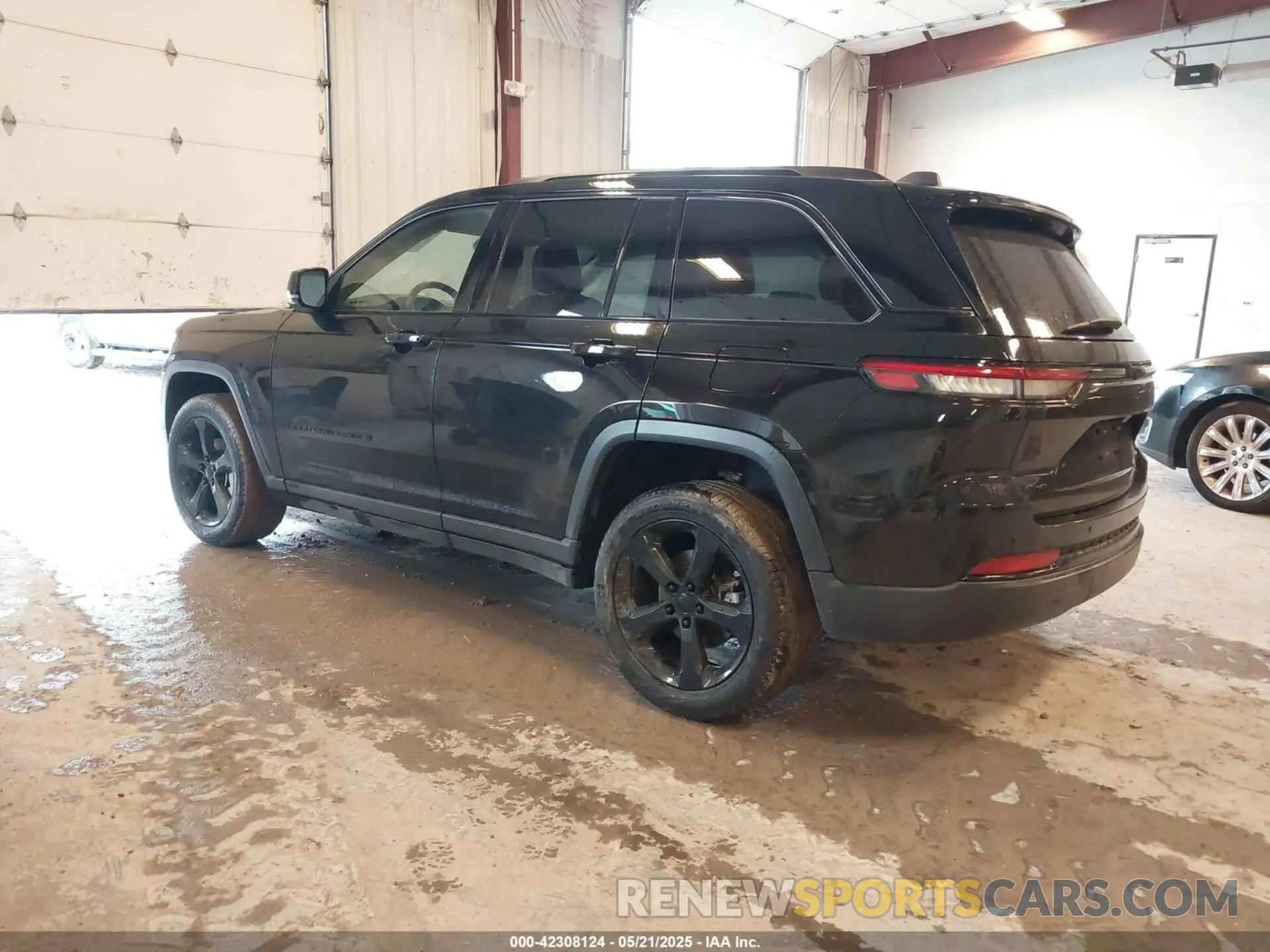 3 Photograph of a damaged car 1C4RJHBG8PC541884 JEEP GRAND CHEROKEE 2023