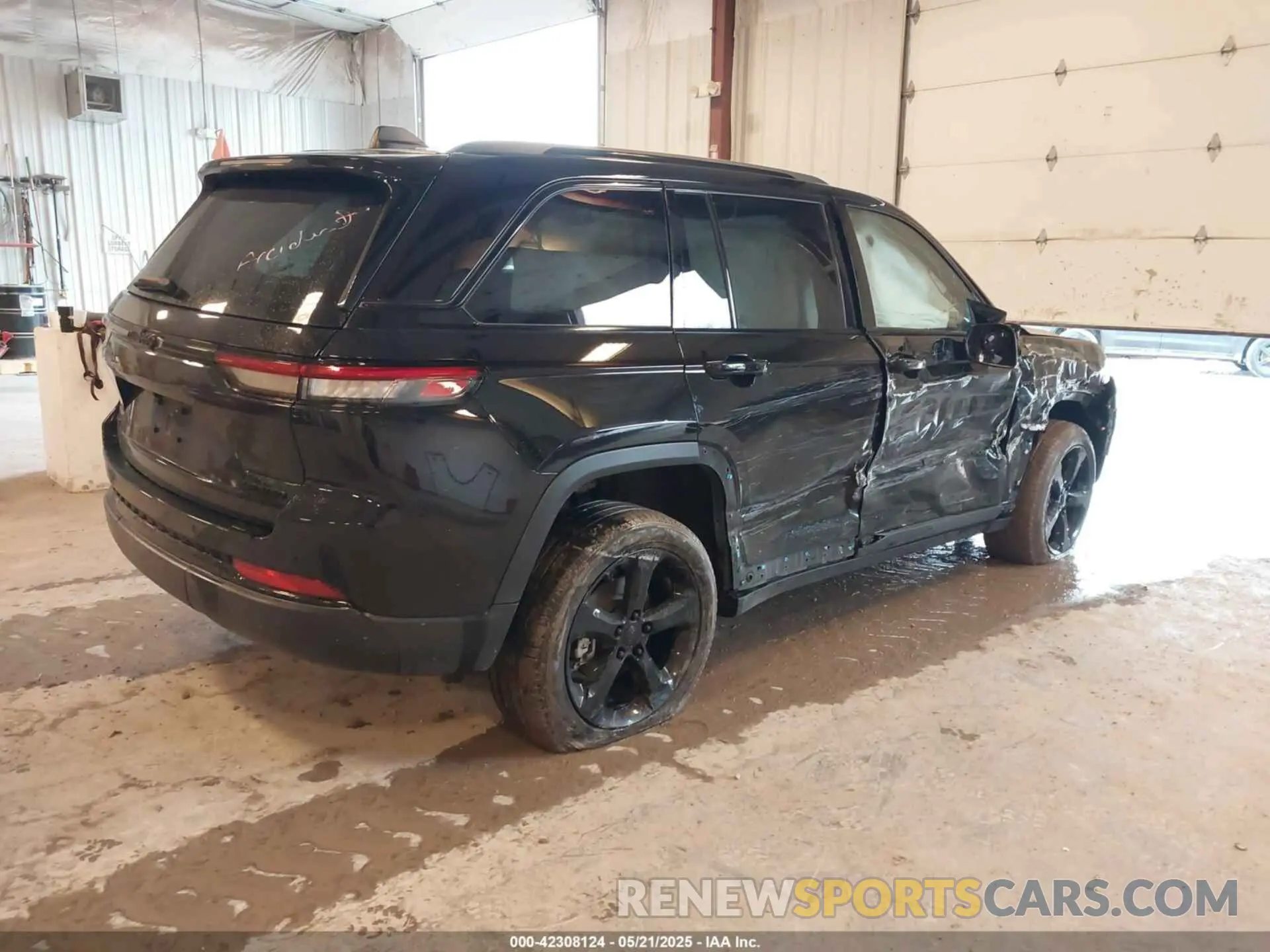 4 Photograph of a damaged car 1C4RJHBG8PC541884 JEEP GRAND CHEROKEE 2023