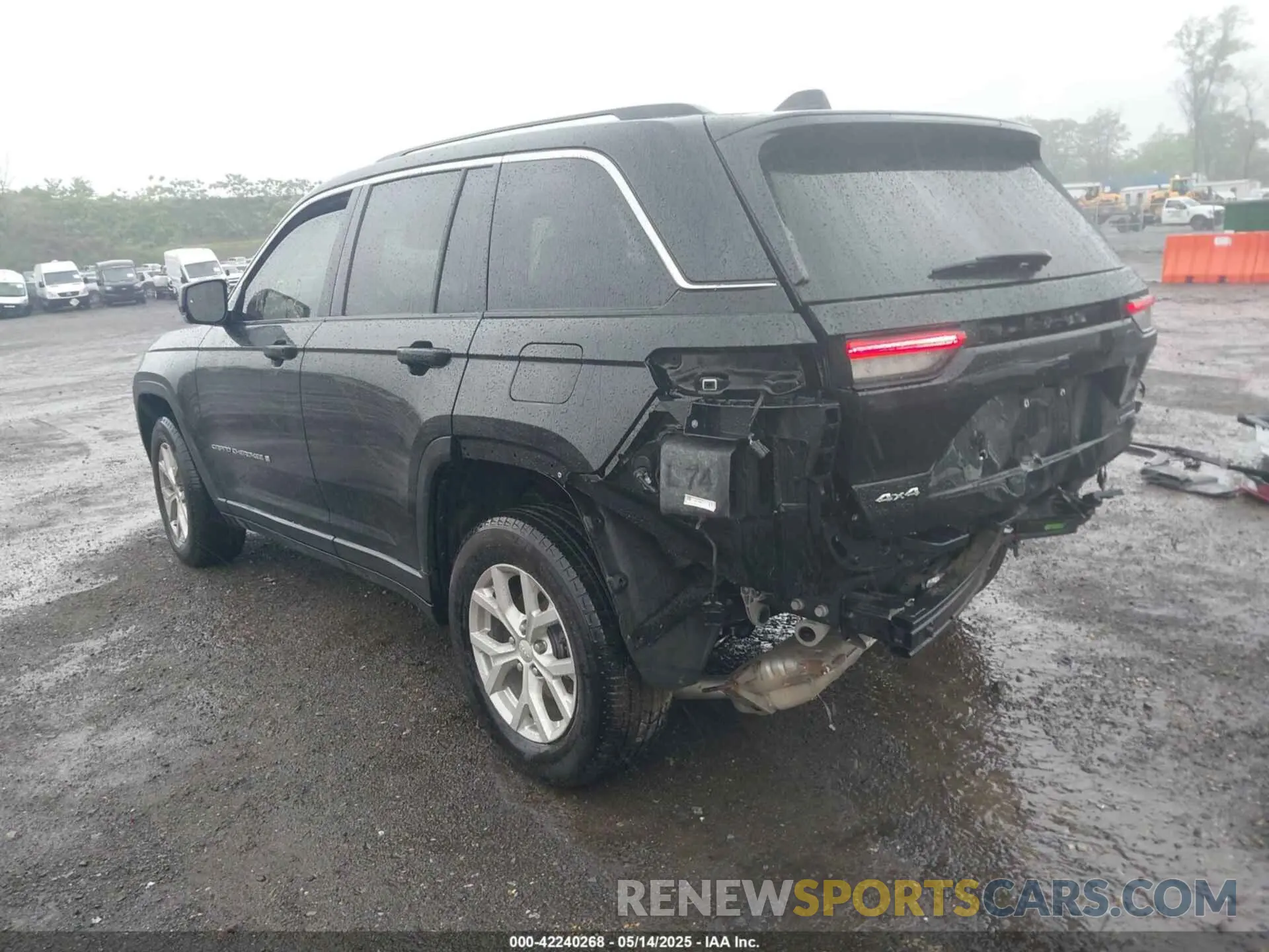3 Photograph of a damaged car 1C4RJHBG8PC606569 JEEP GRAND CHEROKEE 2023