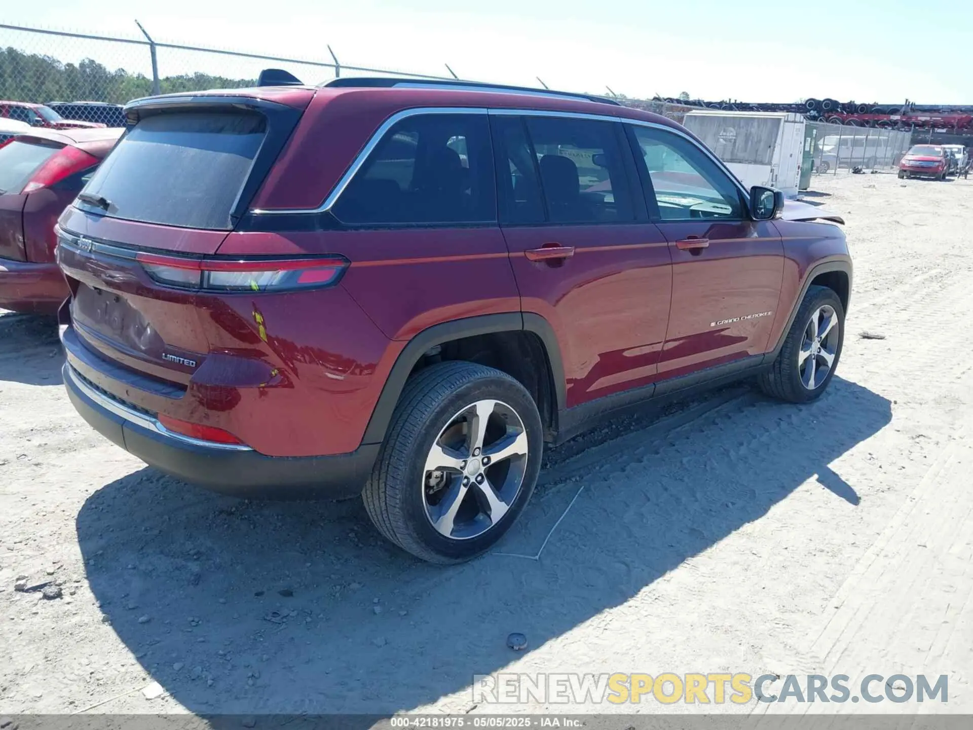 4 Photograph of a damaged car 1C4RJHBGXPC531390 JEEP GRAND CHEROKEE 2023
