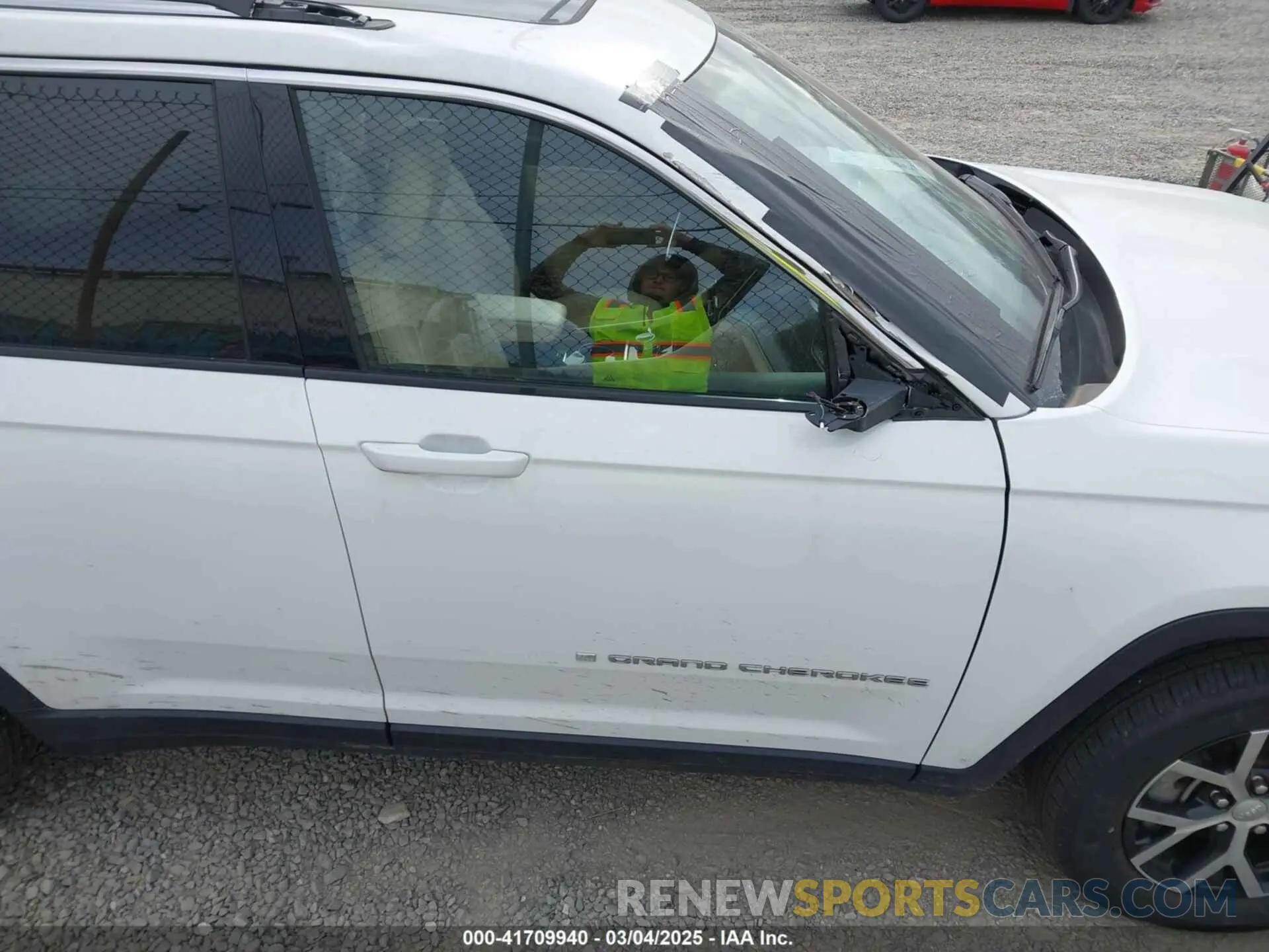 14 Photograph of a damaged car 1C4RJHBGXPC580878 JEEP GRAND CHEROKEE 2023