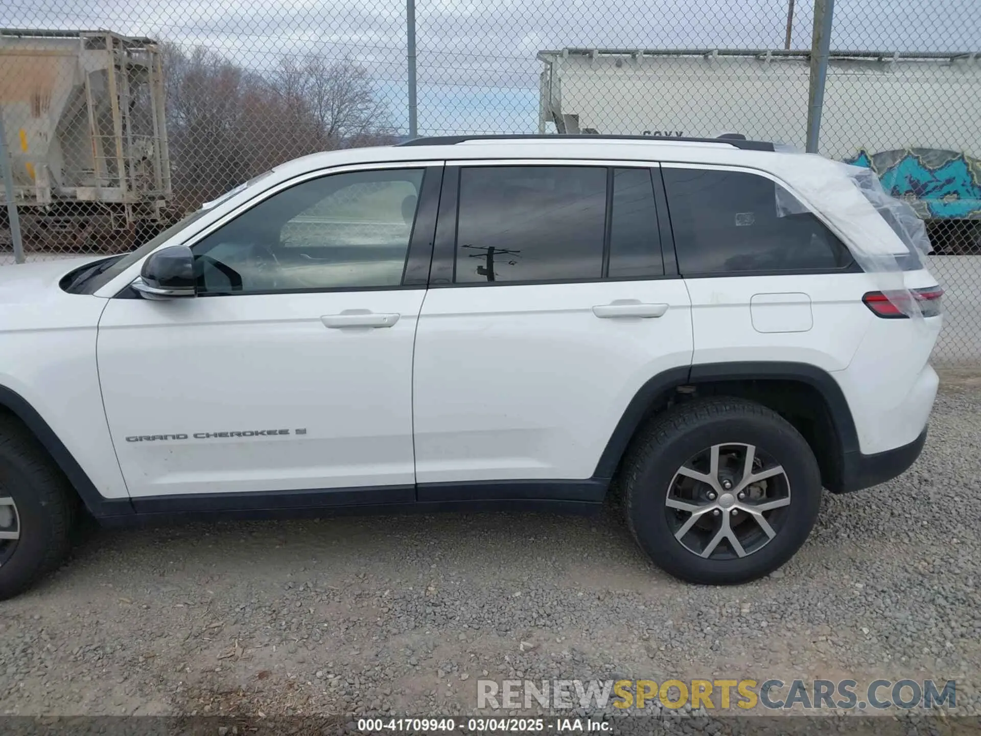 15 Photograph of a damaged car 1C4RJHBGXPC580878 JEEP GRAND CHEROKEE 2023