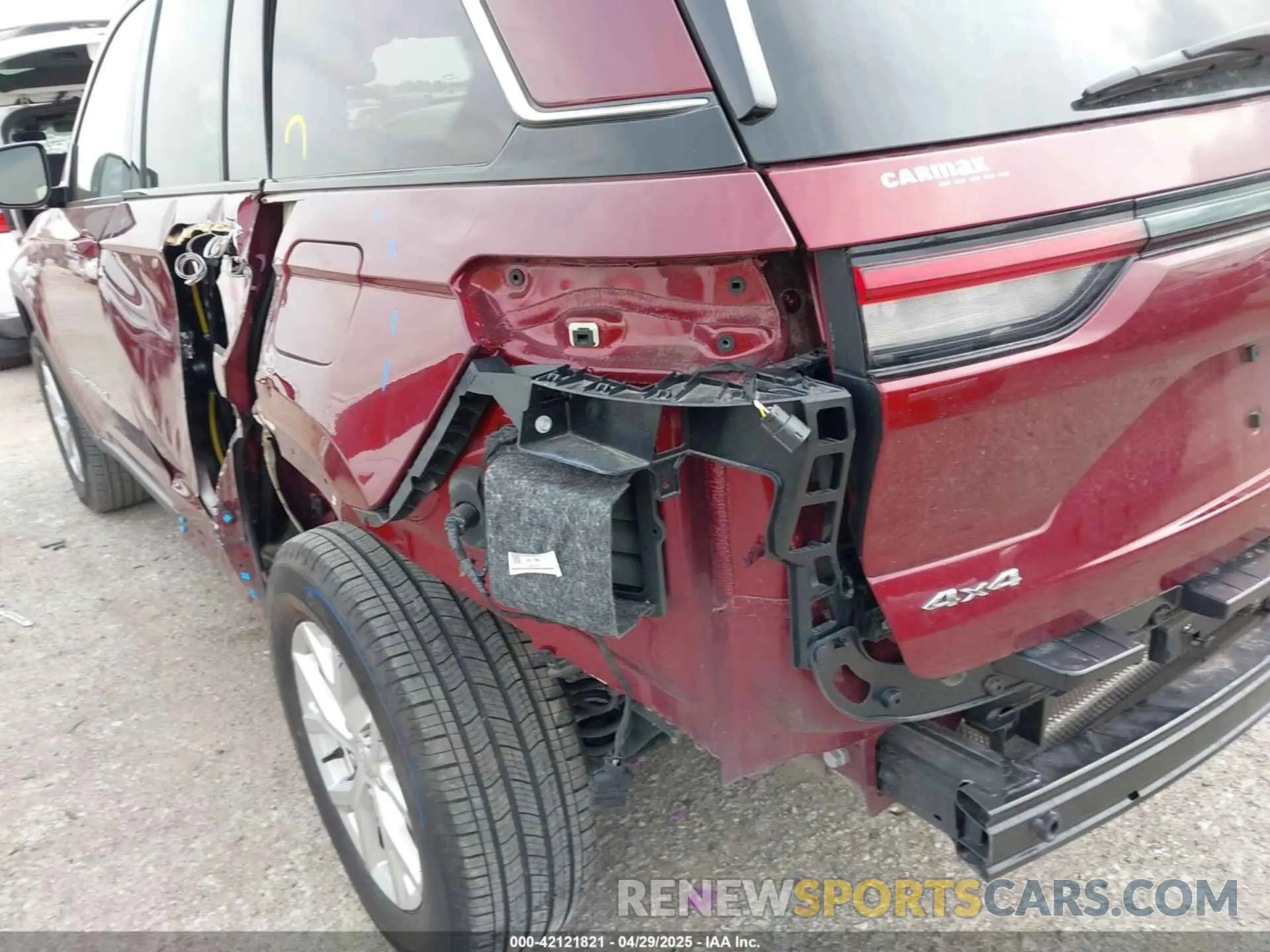 17 Photograph of a damaged car 1C4RJHBGXPC614527 JEEP GRAND CHEROKEE 2023
