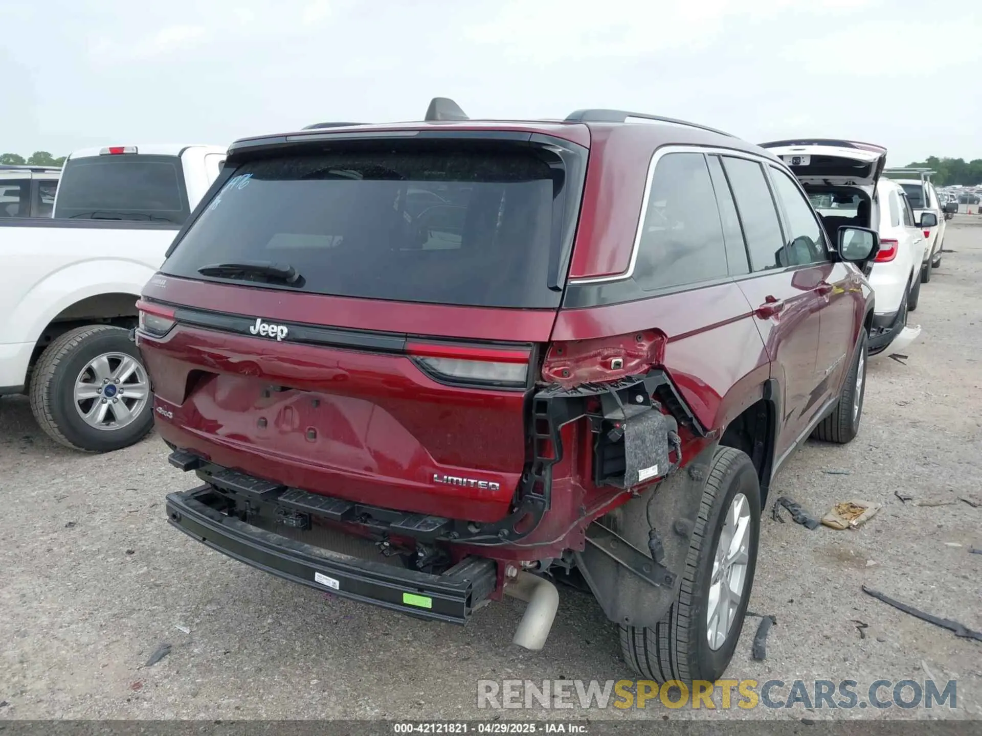 4 Photograph of a damaged car 1C4RJHBGXPC614527 JEEP GRAND CHEROKEE 2023