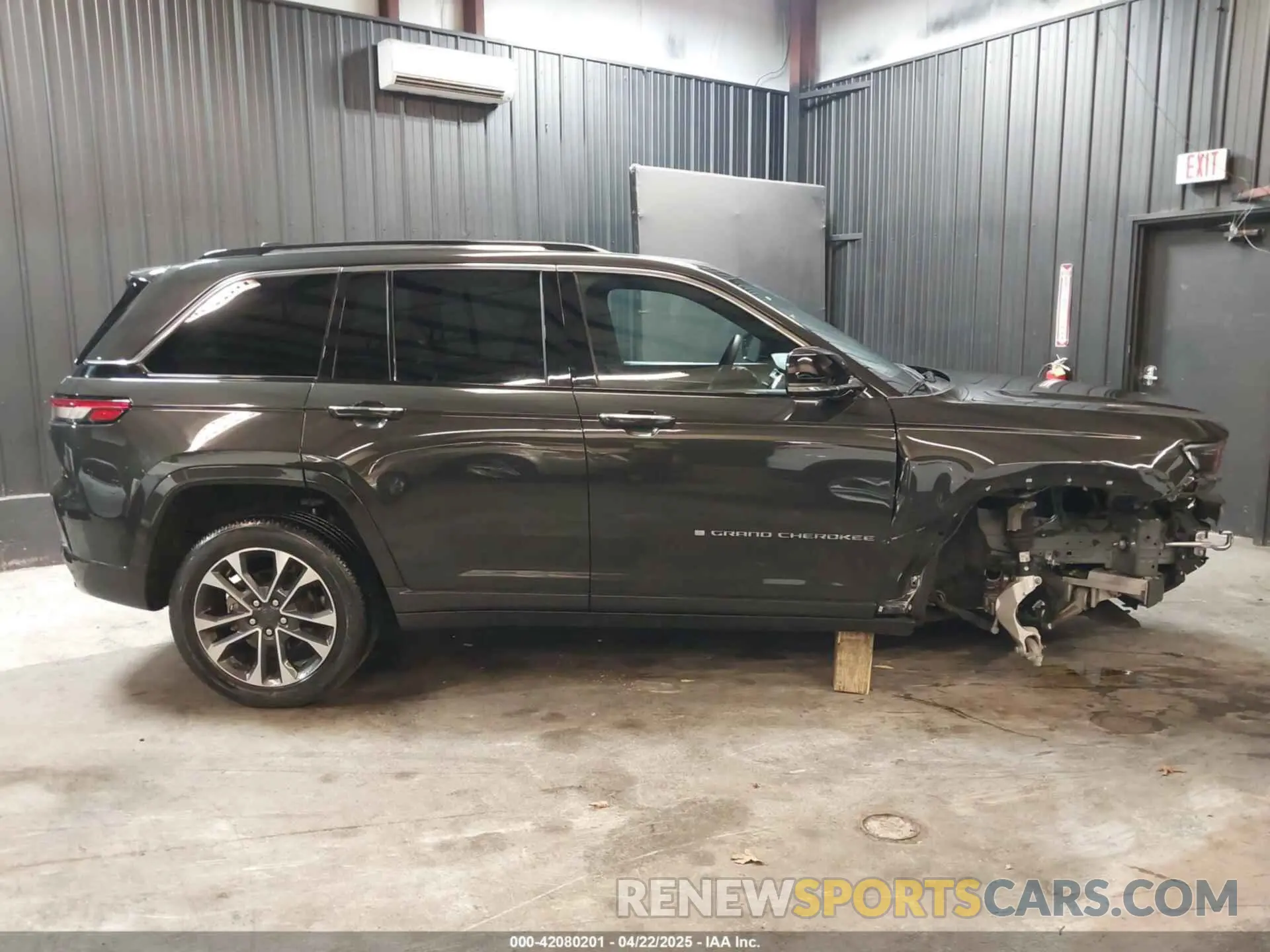 14 Photograph of a damaged car 1C4RJHDG0P8701157 JEEP GRAND CHEROKEE 2023