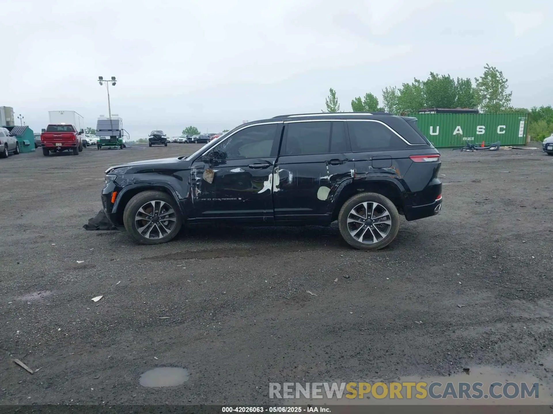 13 Photograph of a damaged car 1C4RJHDG2PC516797 JEEP GRAND CHEROKEE 2023