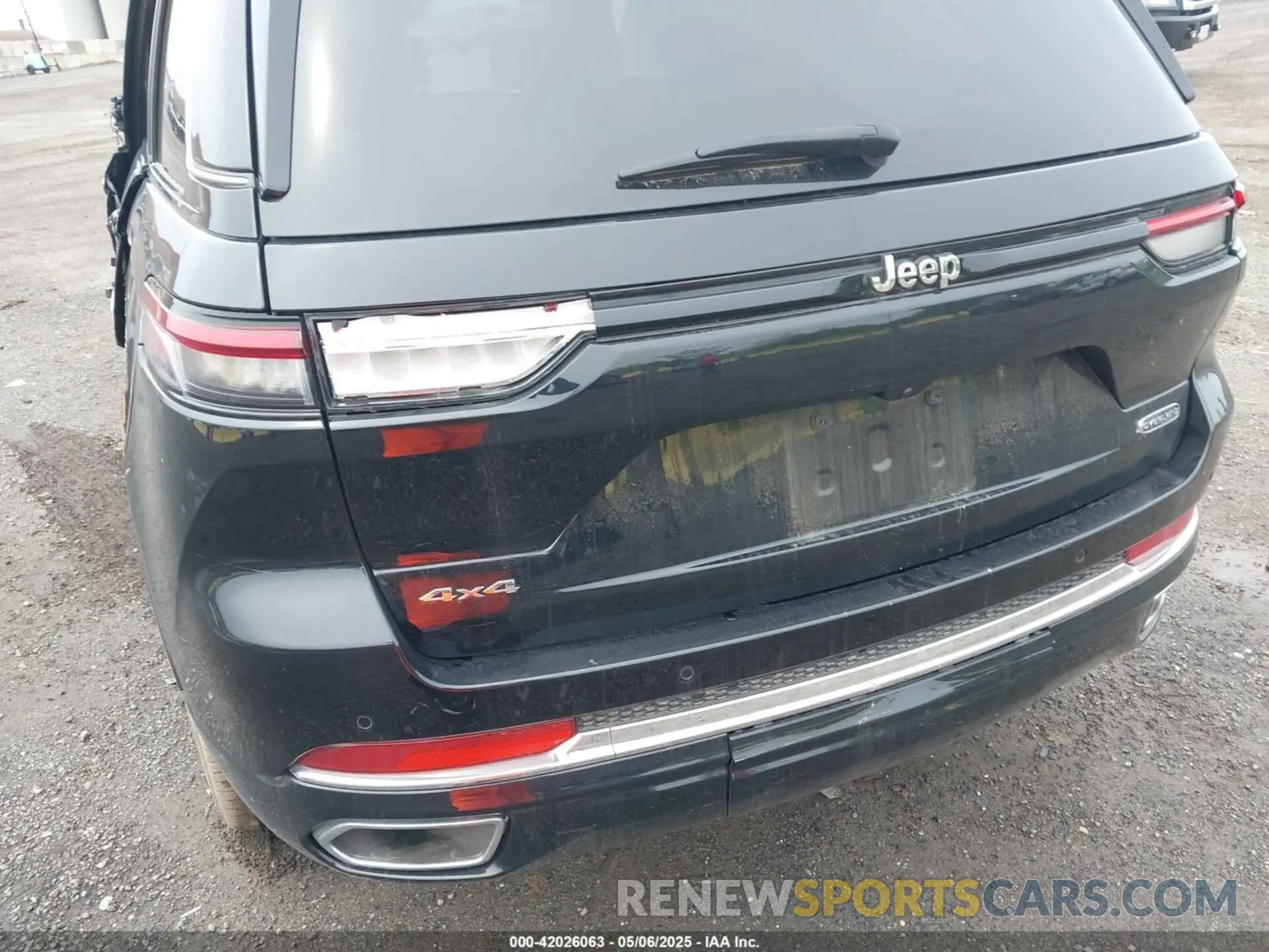 19 Photograph of a damaged car 1C4RJHDG2PC516797 JEEP GRAND CHEROKEE 2023