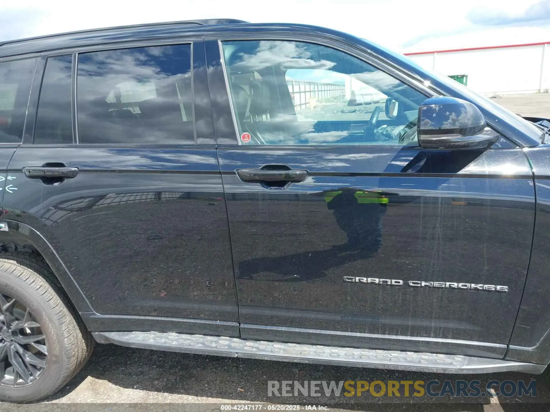13 Photograph of a damaged car 1C4RJHDG2PC526889 JEEP GRAND CHEROKEE 2023