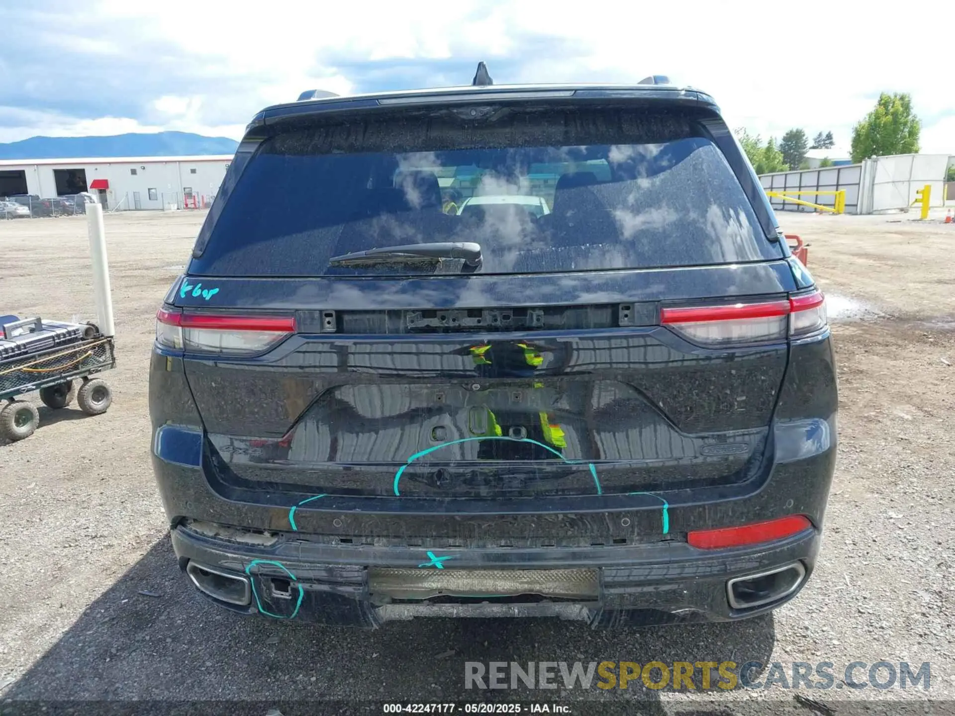 16 Photograph of a damaged car 1C4RJHDG2PC526889 JEEP GRAND CHEROKEE 2023