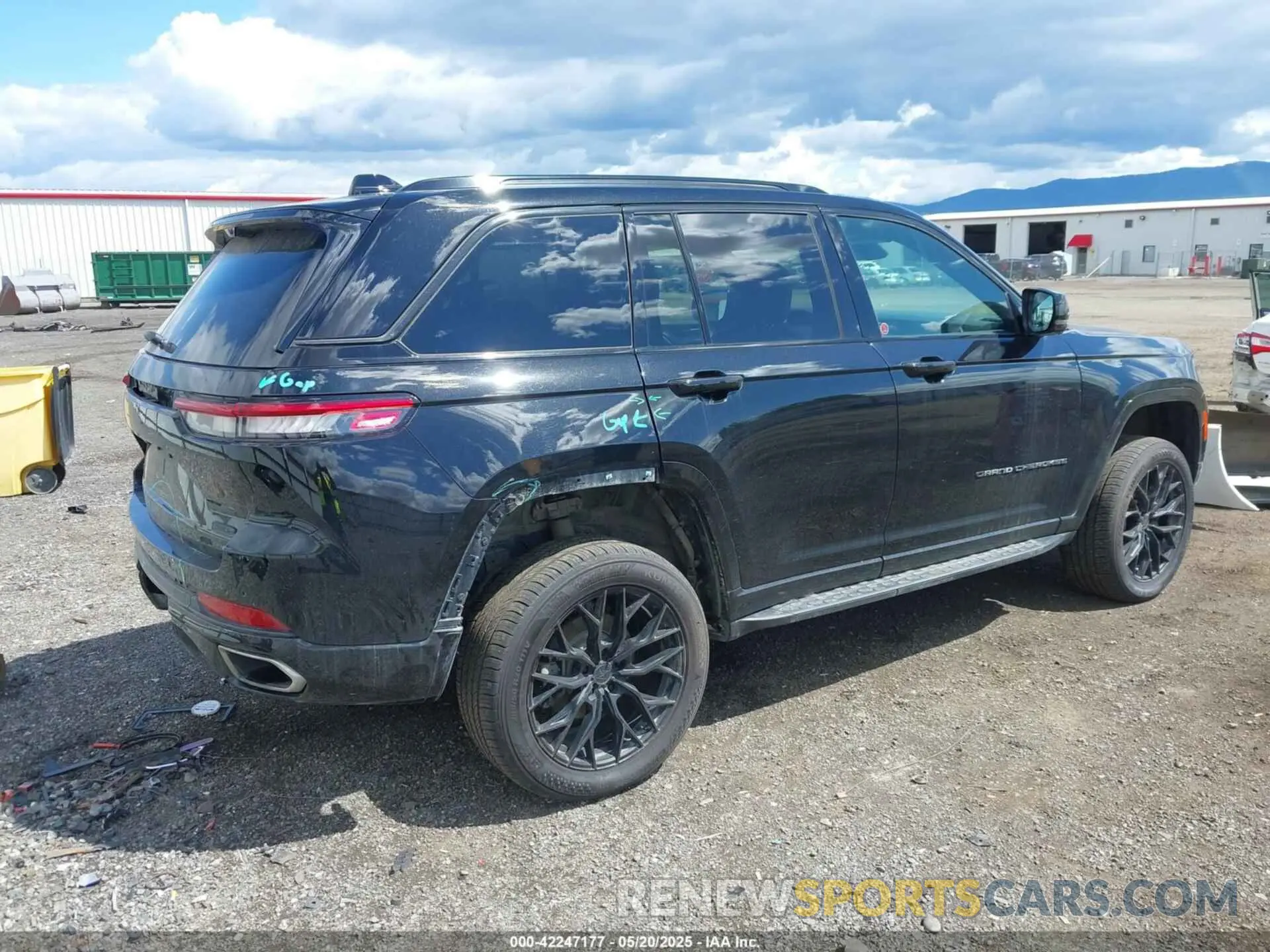 4 Photograph of a damaged car 1C4RJHDG2PC526889 JEEP GRAND CHEROKEE 2023