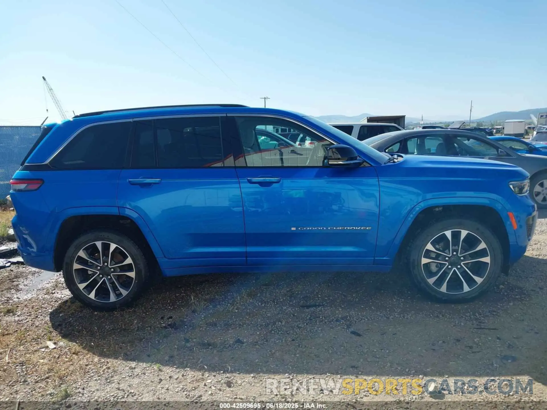 14 Photograph of a damaged car 1C4RJHDG4P8741175 JEEP GRAND CHEROKEE 2023