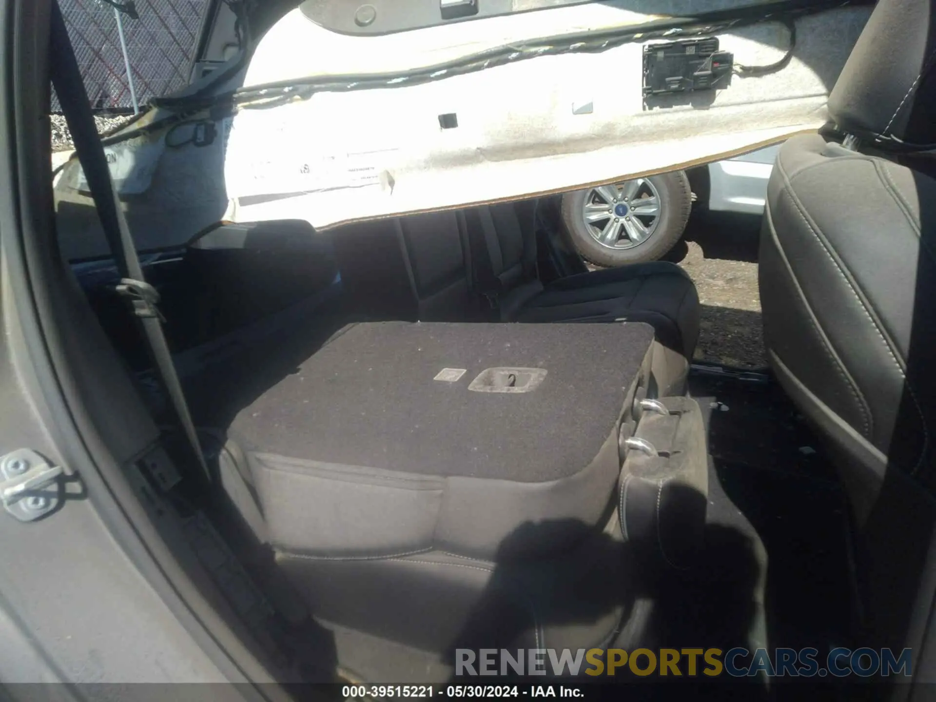 8 Photograph of a damaged car 1C4RJHDG4PC548084 JEEP GRAND CHEROKEE 2023