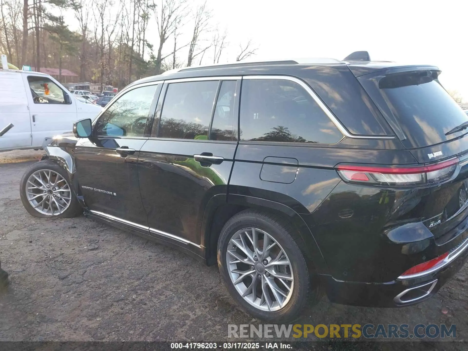 14 Photograph of a damaged car 1C4RJHEG6PC563295 JEEP GRAND CHEROKEE 2023