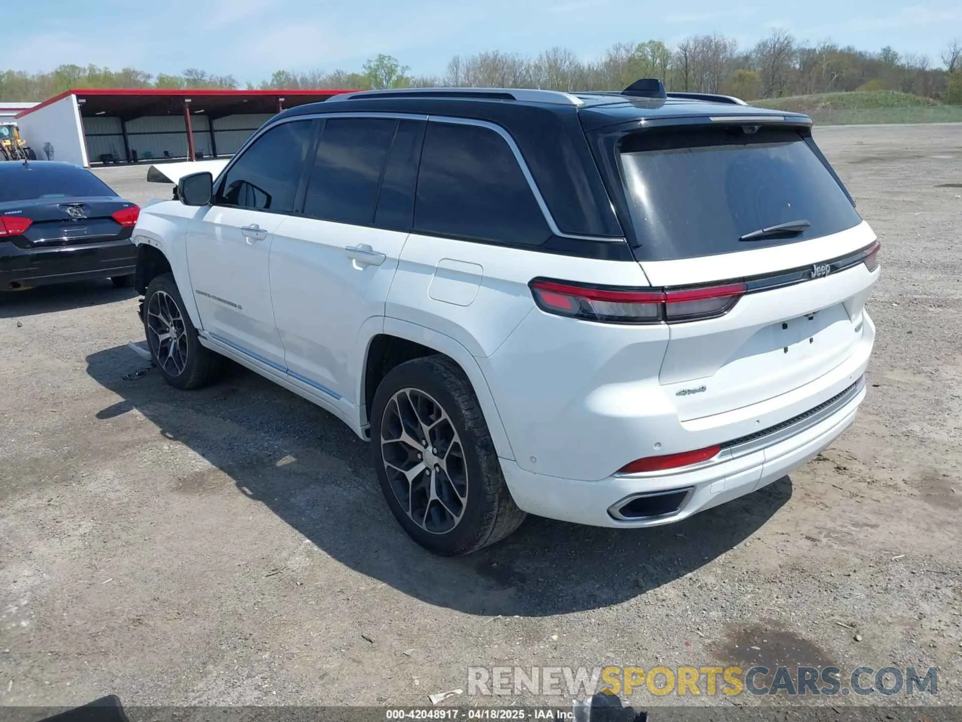 3 Photograph of a damaged car 1C4RJHEG9P8864131 JEEP GRAND CHEROKEE 2023