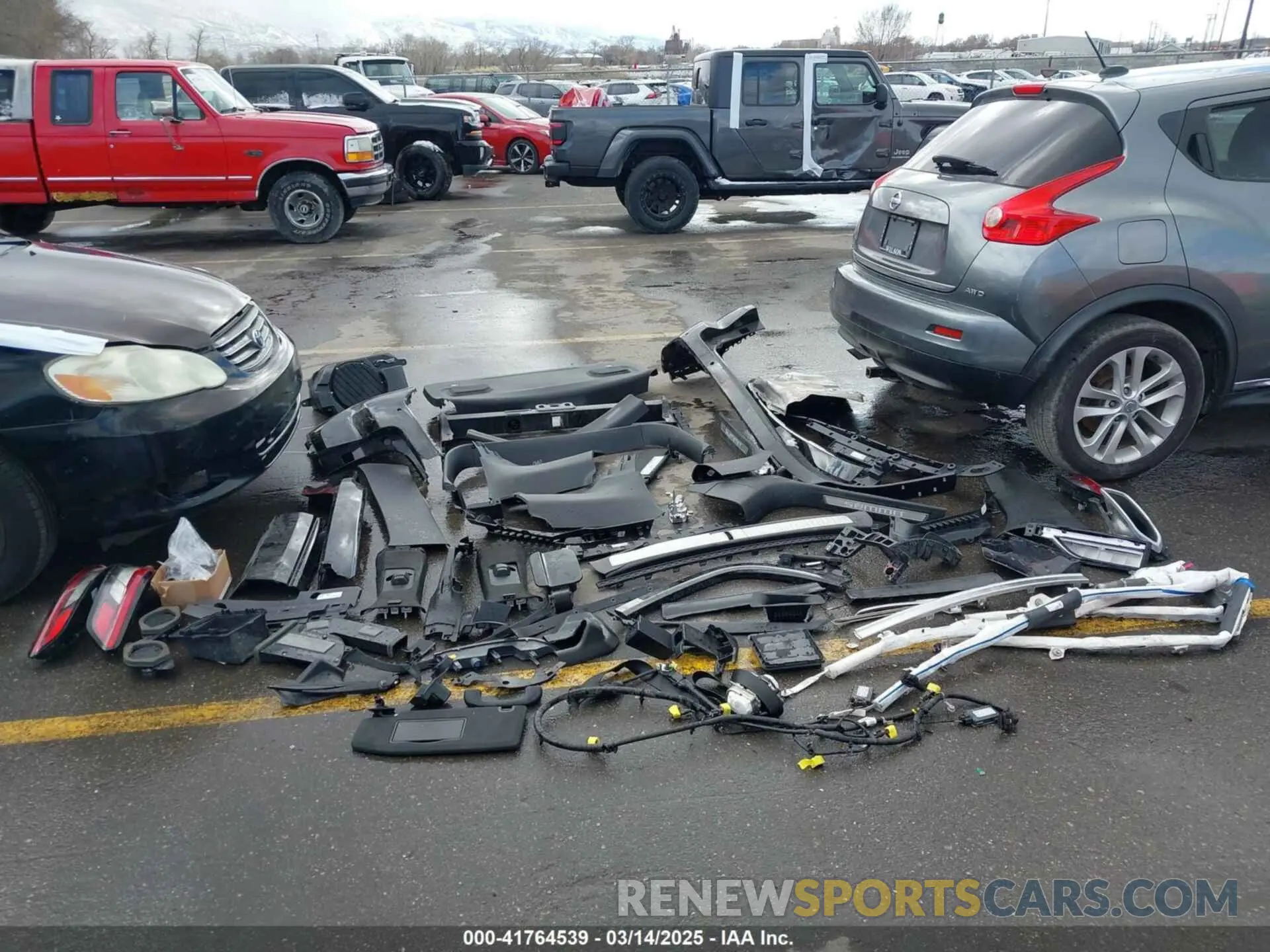 12 Photograph of a damaged car 1C4RJHEG9PC546975 JEEP GRAND CHEROKEE 2023
