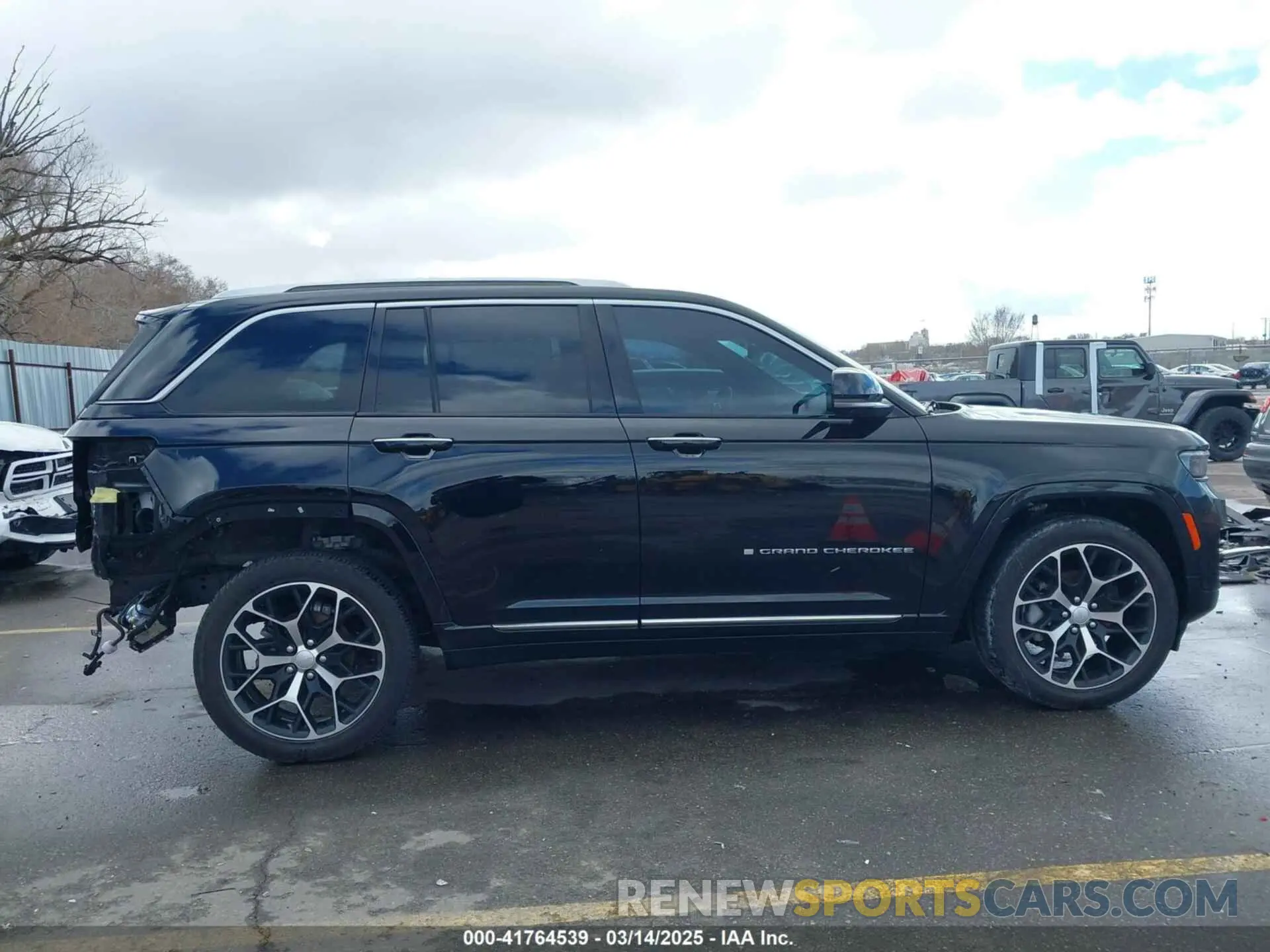 14 Photograph of a damaged car 1C4RJHEG9PC546975 JEEP GRAND CHEROKEE 2023