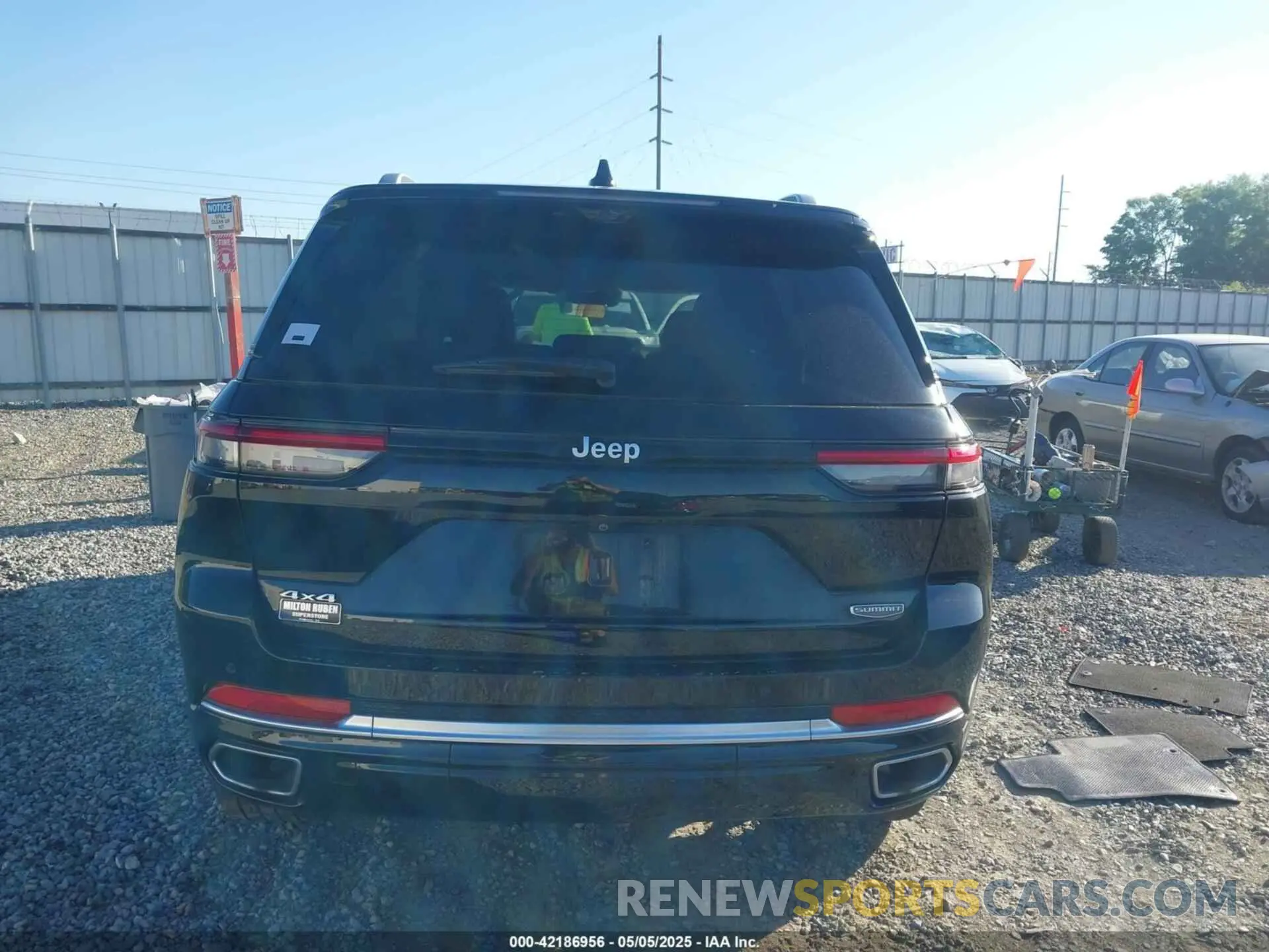 16 Photograph of a damaged car 1C4RJHEGXP8869192 JEEP GRAND CHEROKEE 2023