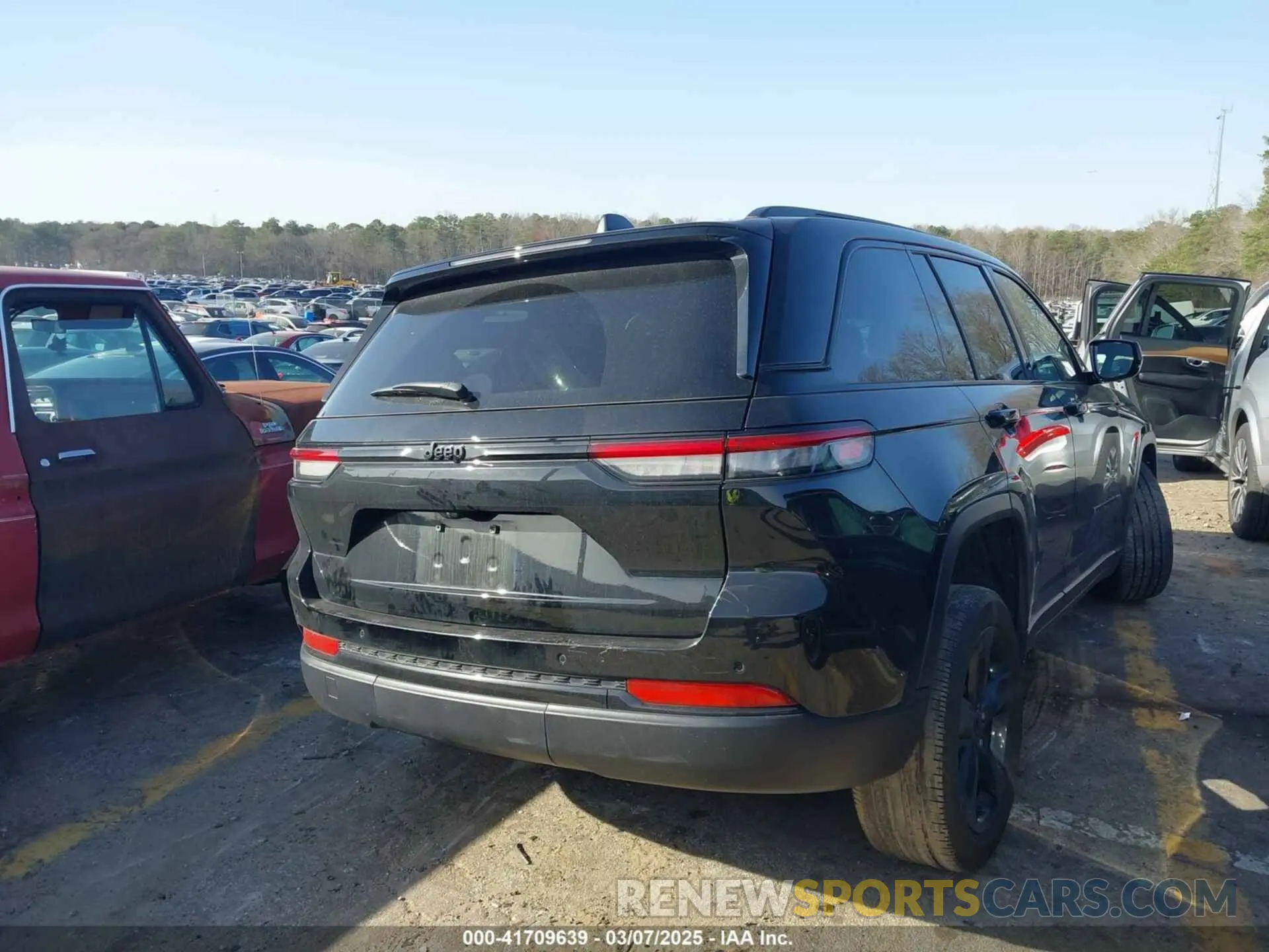 4 Photograph of a damaged car 1C4RJGAG7RC142320 JEEP GRAND CHEROKEE 2024