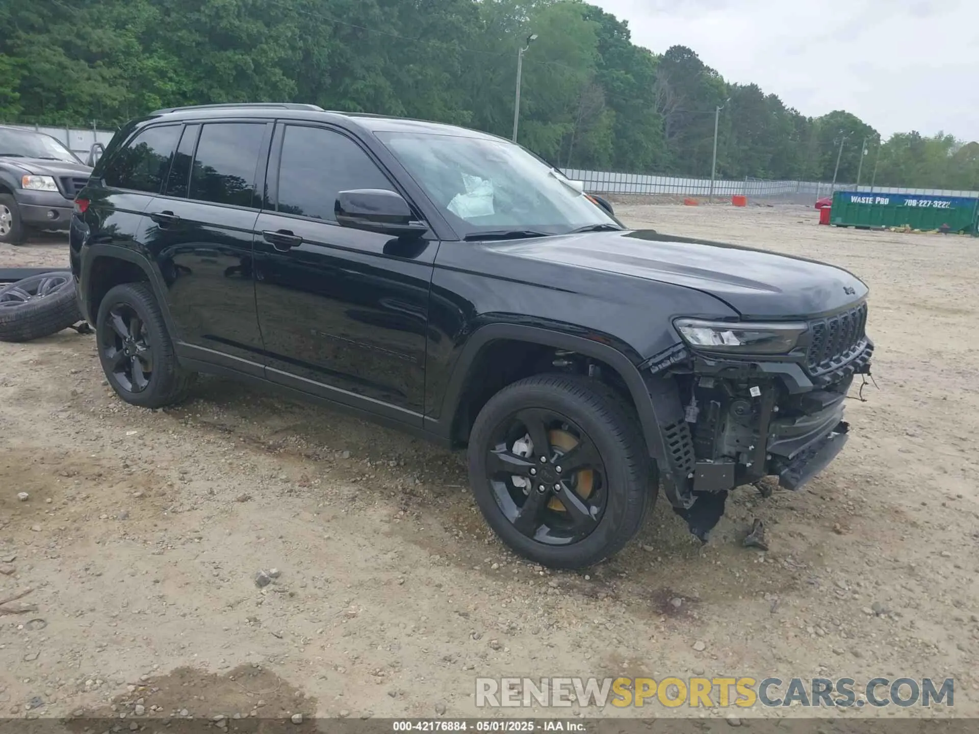 1 Photograph of a damaged car 1C4RJGBG3RC217142 JEEP GRAND CHEROKEE 2024