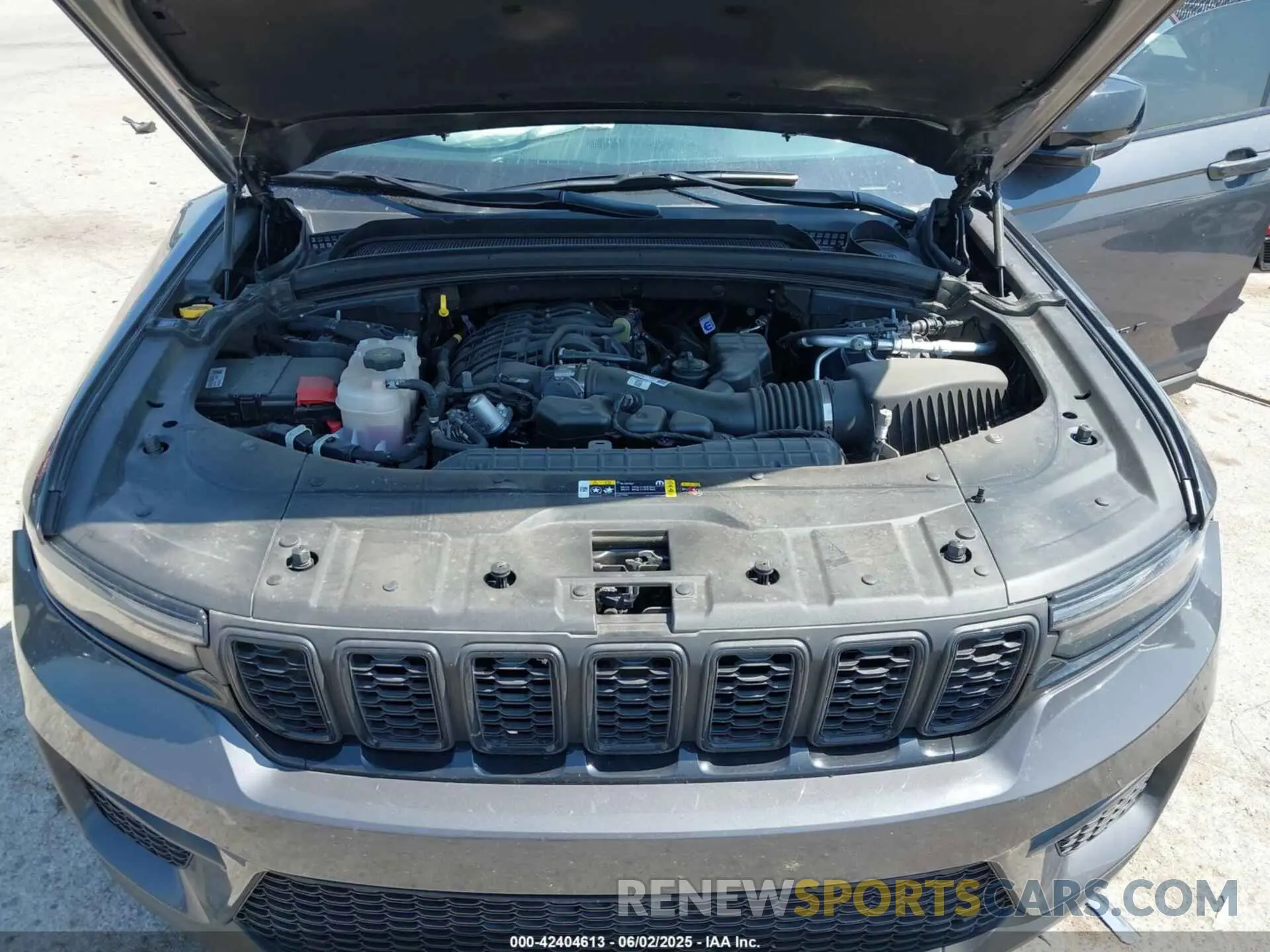 10 Photograph of a damaged car 1C4RJHAG2RC162769 JEEP GRAND CHEROKEE 2024