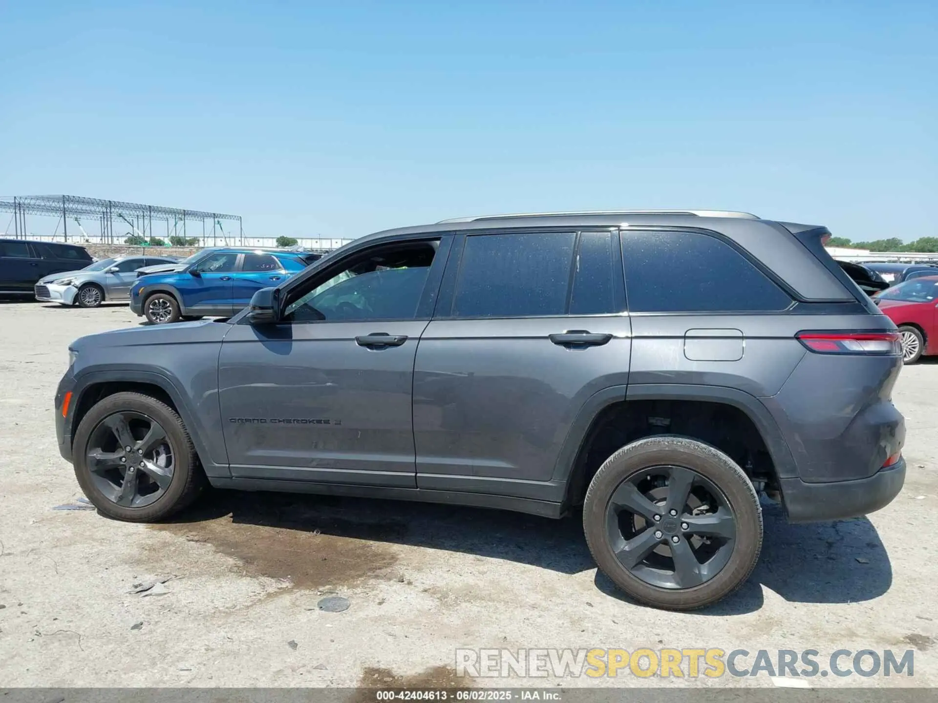 14 Photograph of a damaged car 1C4RJHAG2RC162769 JEEP GRAND CHEROKEE 2024