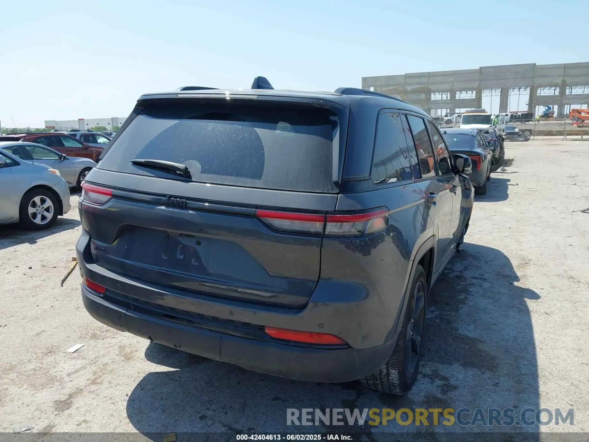 4 Photograph of a damaged car 1C4RJHAG2RC162769 JEEP GRAND CHEROKEE 2024