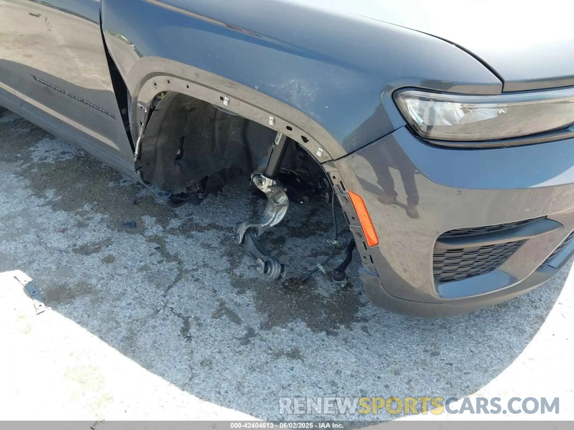 6 Photograph of a damaged car 1C4RJHAG2RC162769 JEEP GRAND CHEROKEE 2024