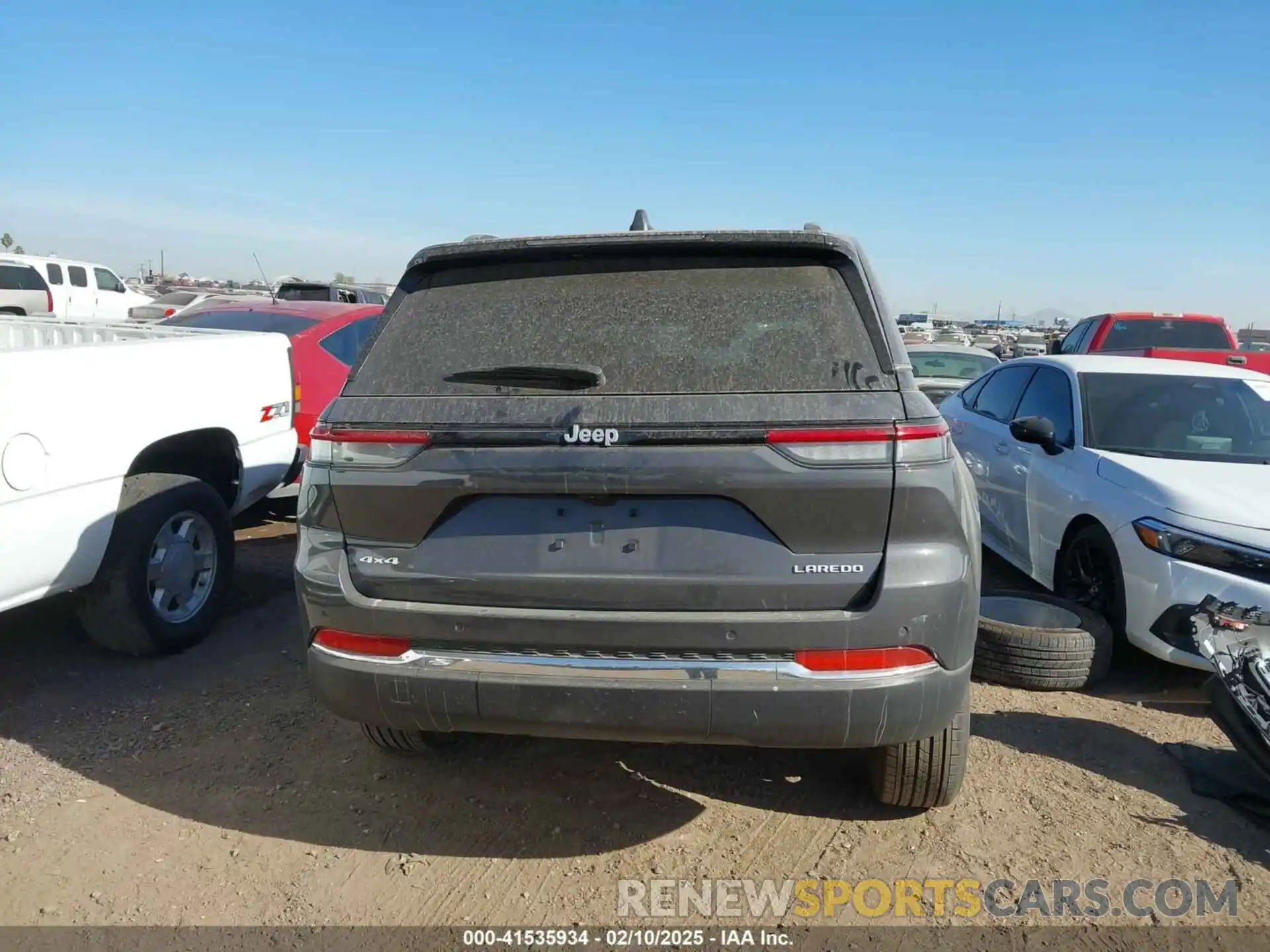 17 Photograph of a damaged car 1C4RJHAG2RC168877 JEEP GRAND CHEROKEE 2024