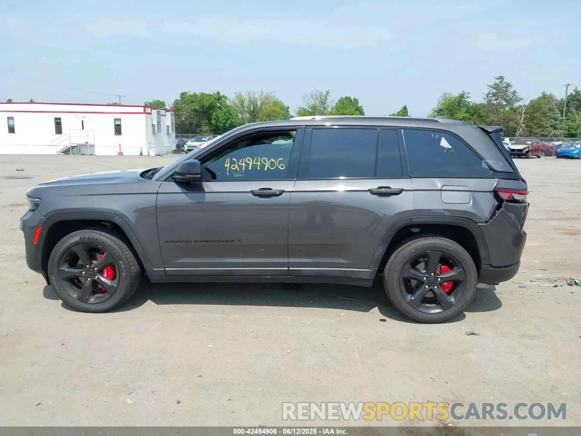 14 Photograph of a damaged car 1C4RJHAG2RC186568 JEEP GRAND CHEROKEE 2024