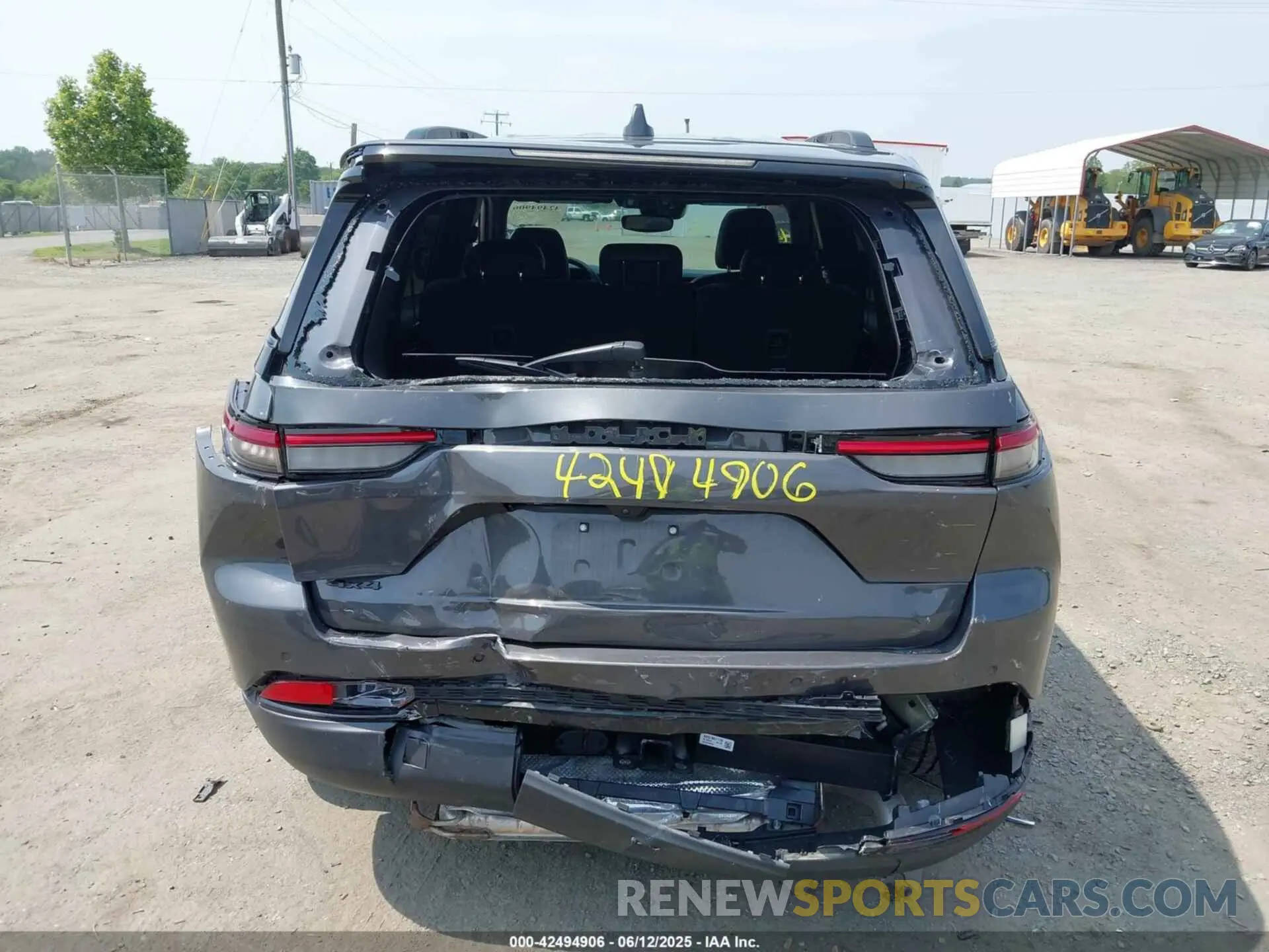 16 Photograph of a damaged car 1C4RJHAG2RC186568 JEEP GRAND CHEROKEE 2024