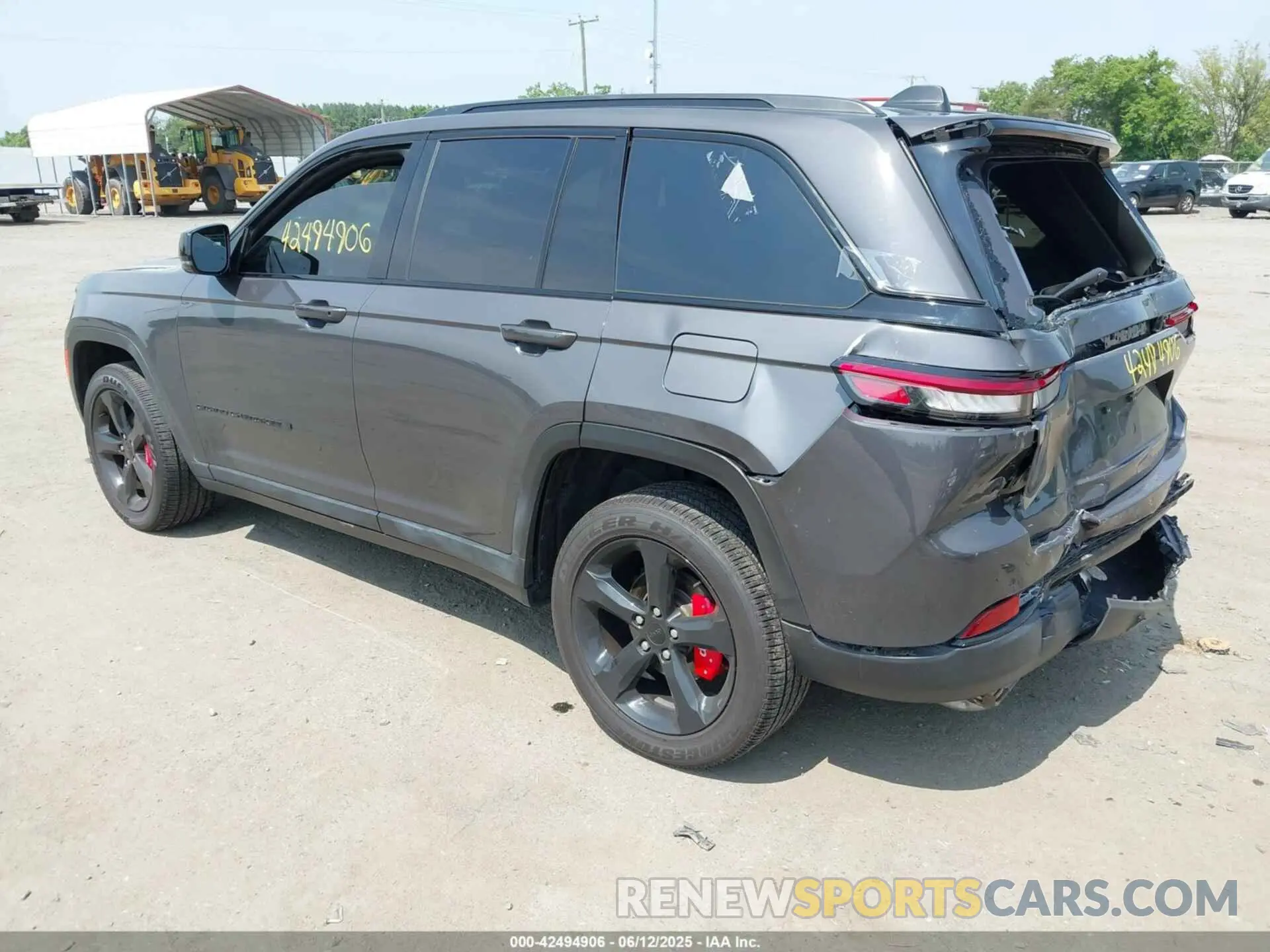 3 Photograph of a damaged car 1C4RJHAG2RC186568 JEEP GRAND CHEROKEE 2024