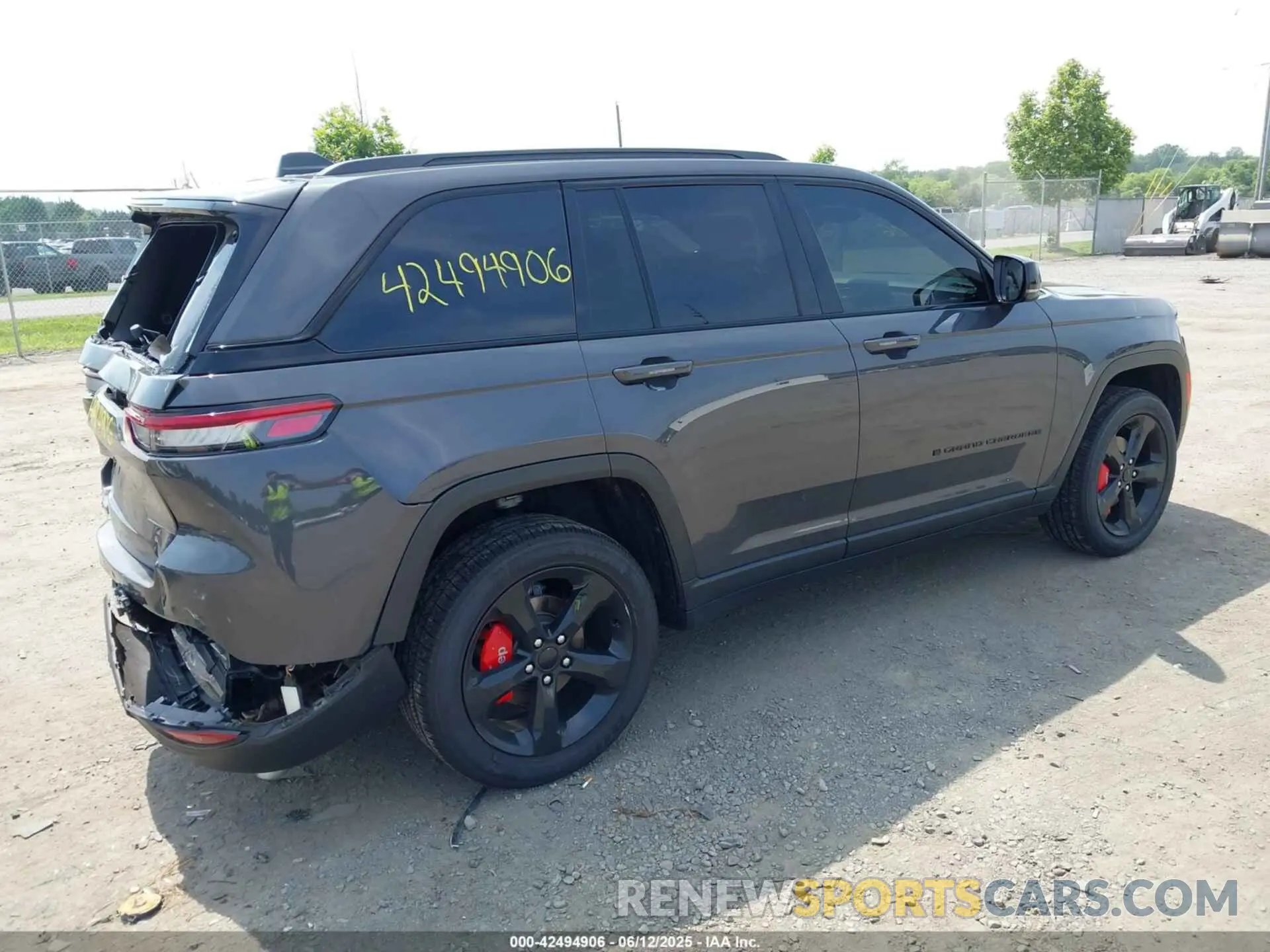 4 Photograph of a damaged car 1C4RJHAG2RC186568 JEEP GRAND CHEROKEE 2024