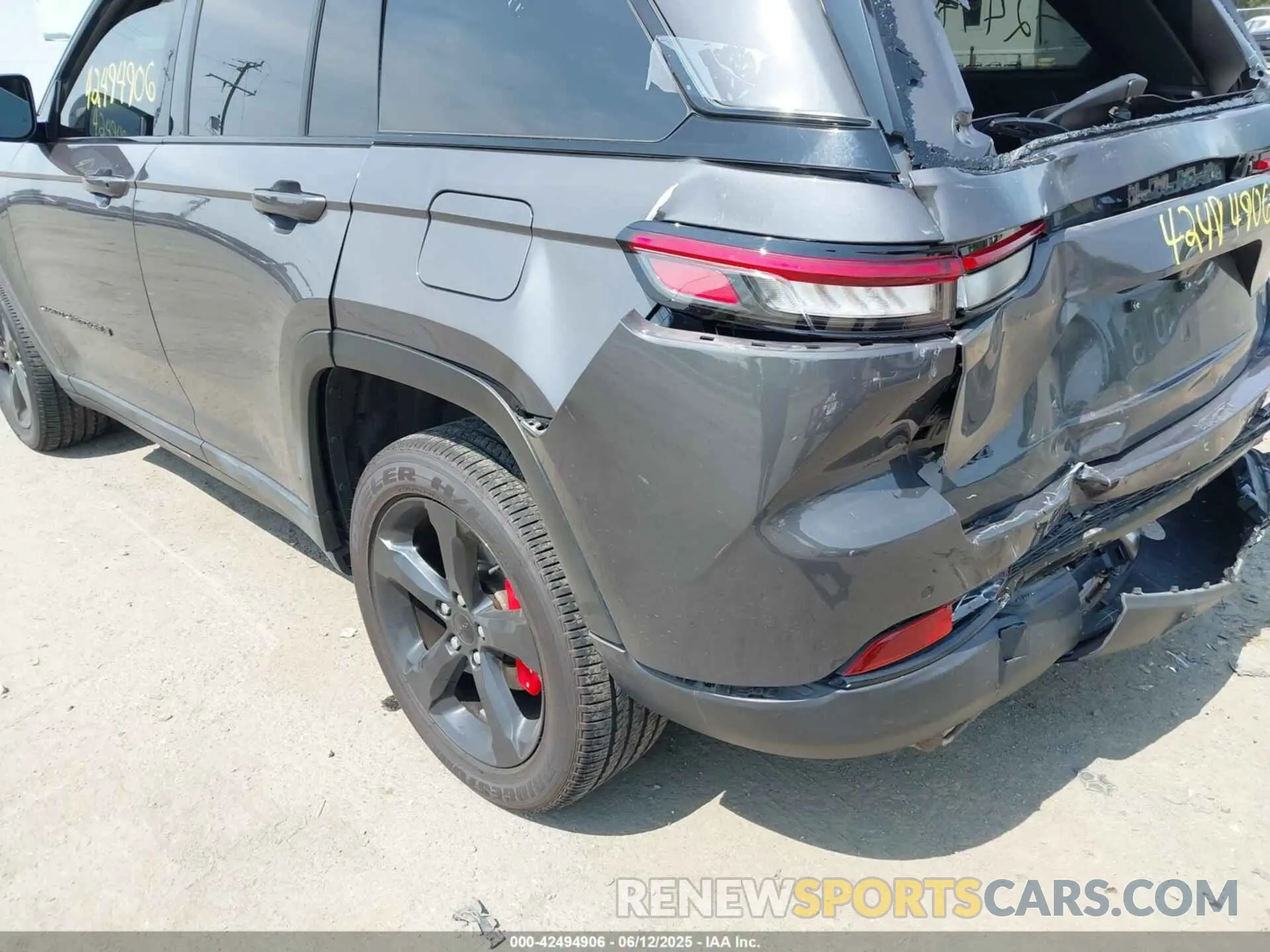 6 Photograph of a damaged car 1C4RJHAG2RC186568 JEEP GRAND CHEROKEE 2024
