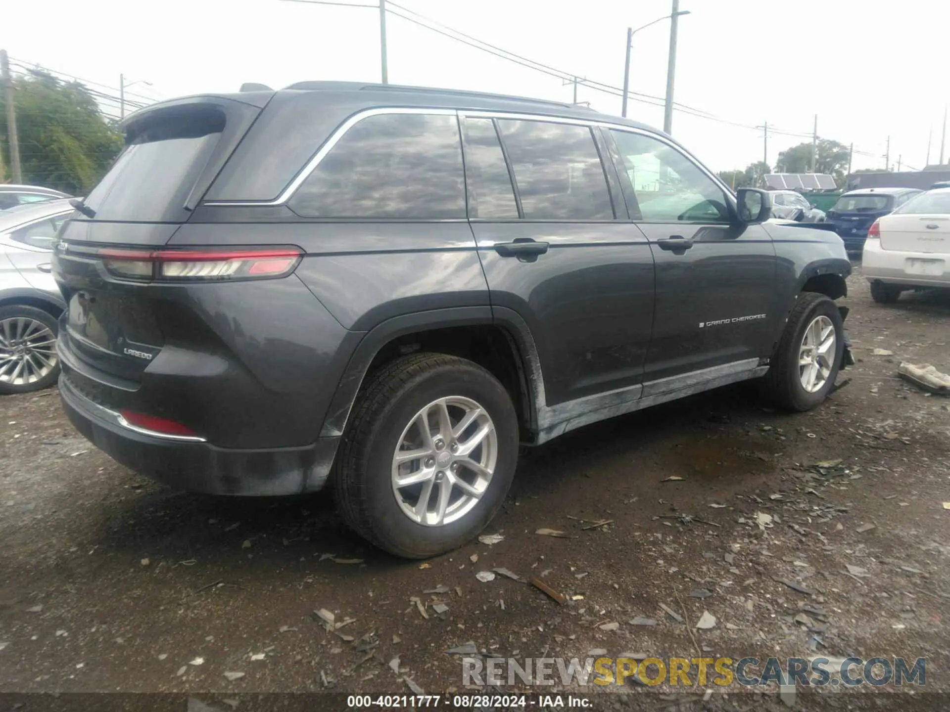 4 Photograph of a damaged car 1C4RJHAG3RC185851 JEEP GRAND CHEROKEE 2024
