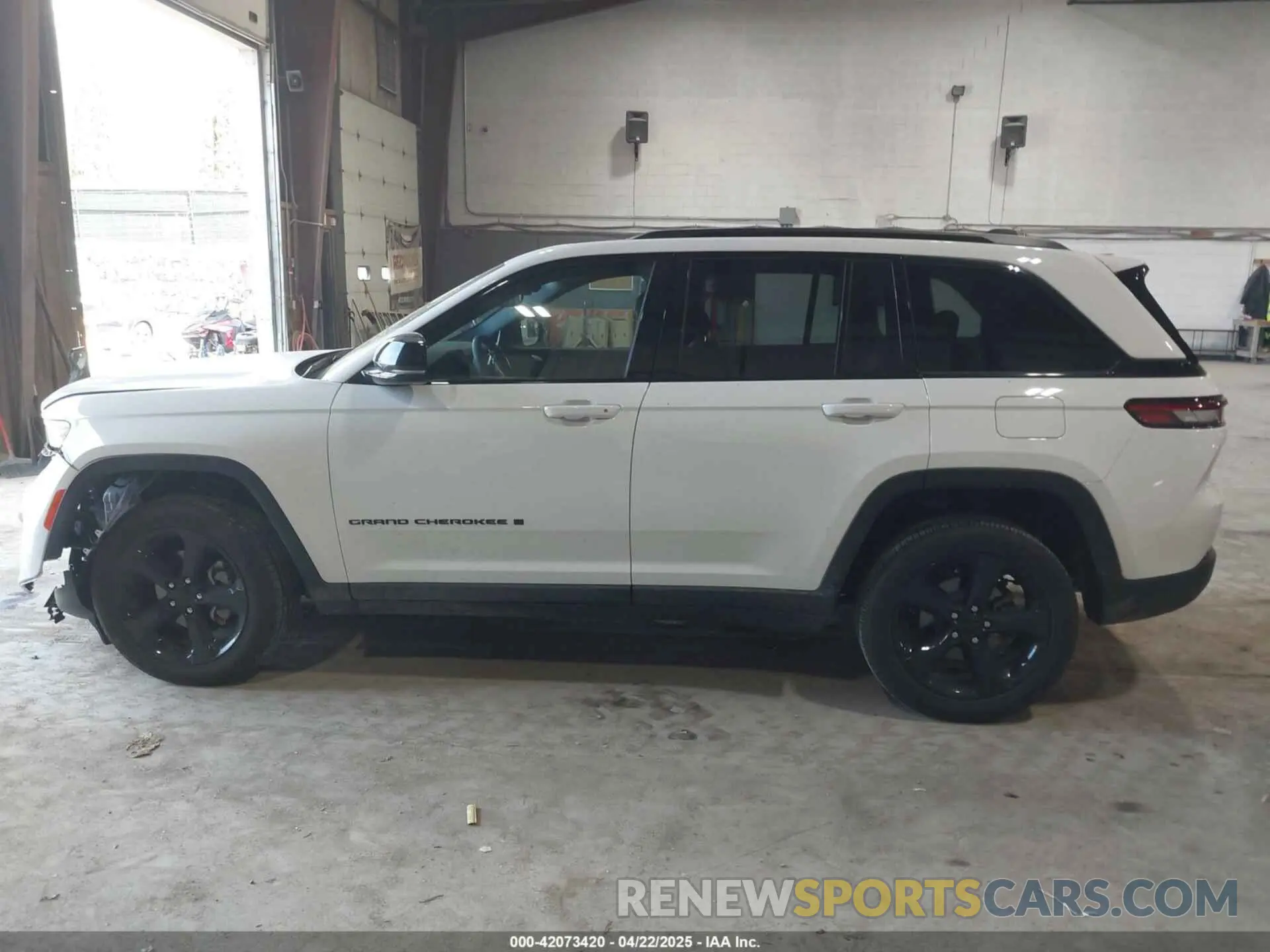 14 Photograph of a damaged car 1C4RJHAG3RC211204 JEEP GRAND CHEROKEE 2024