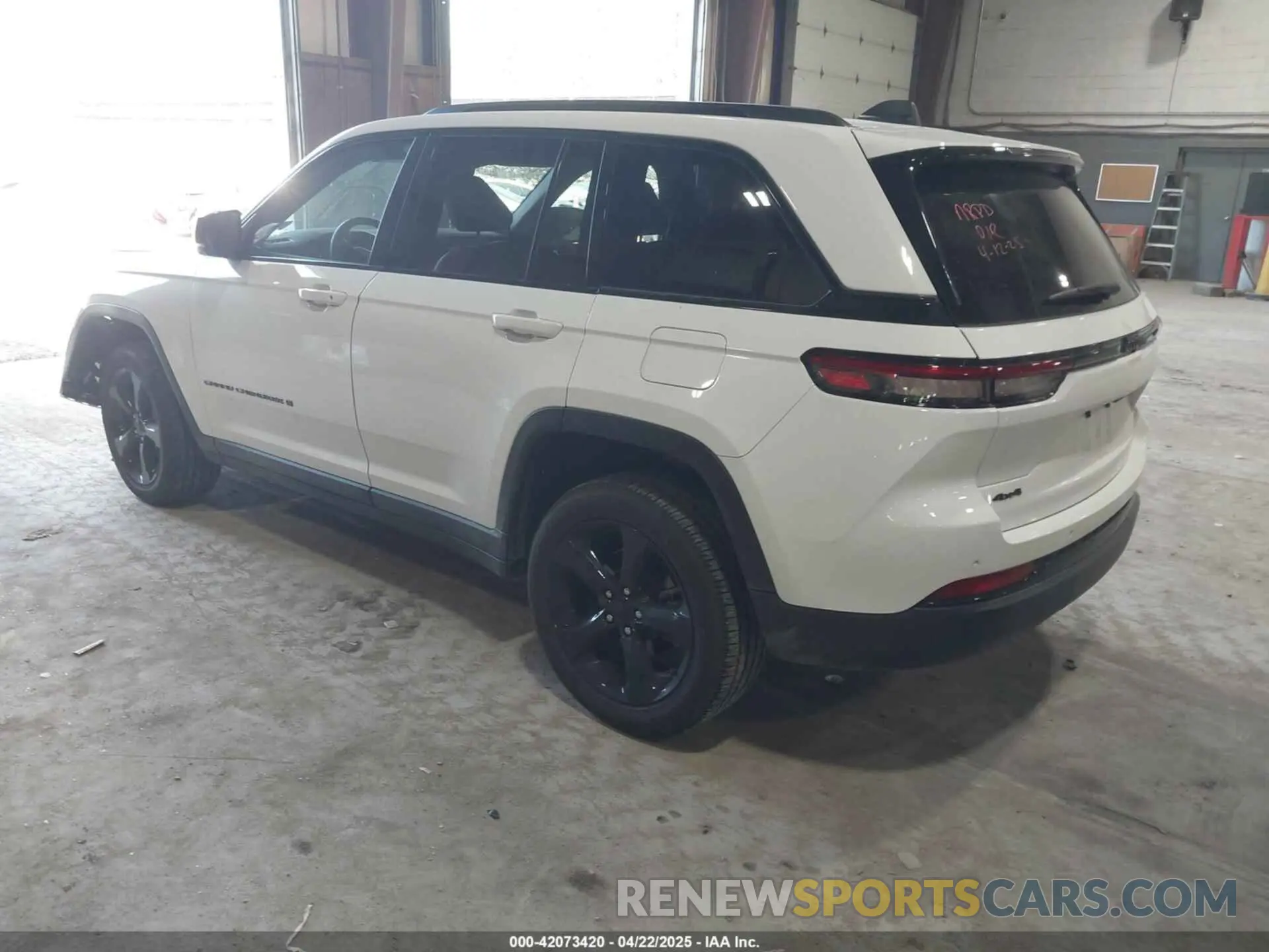 3 Photograph of a damaged car 1C4RJHAG3RC211204 JEEP GRAND CHEROKEE 2024