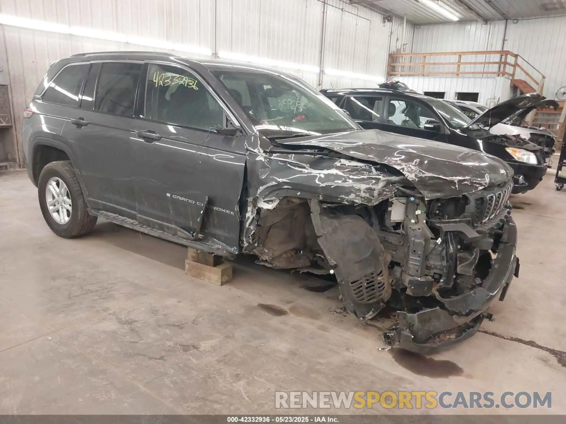 1 Photograph of a damaged car 1C4RJHAG3RC678977 JEEP GRAND CHEROKEE 2024