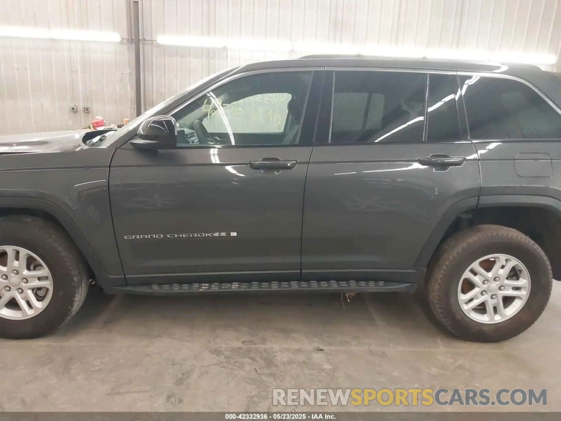 15 Photograph of a damaged car 1C4RJHAG3RC678977 JEEP GRAND CHEROKEE 2024