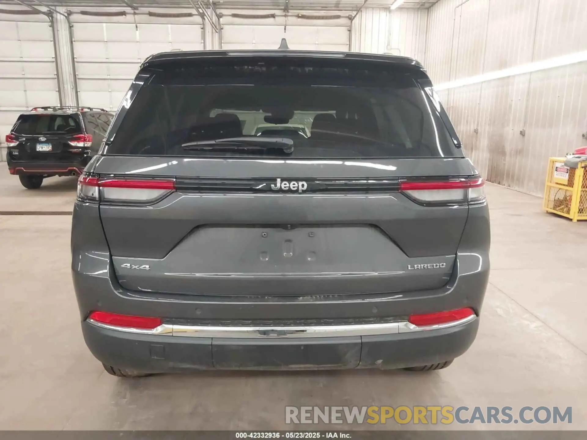 17 Photograph of a damaged car 1C4RJHAG3RC678977 JEEP GRAND CHEROKEE 2024